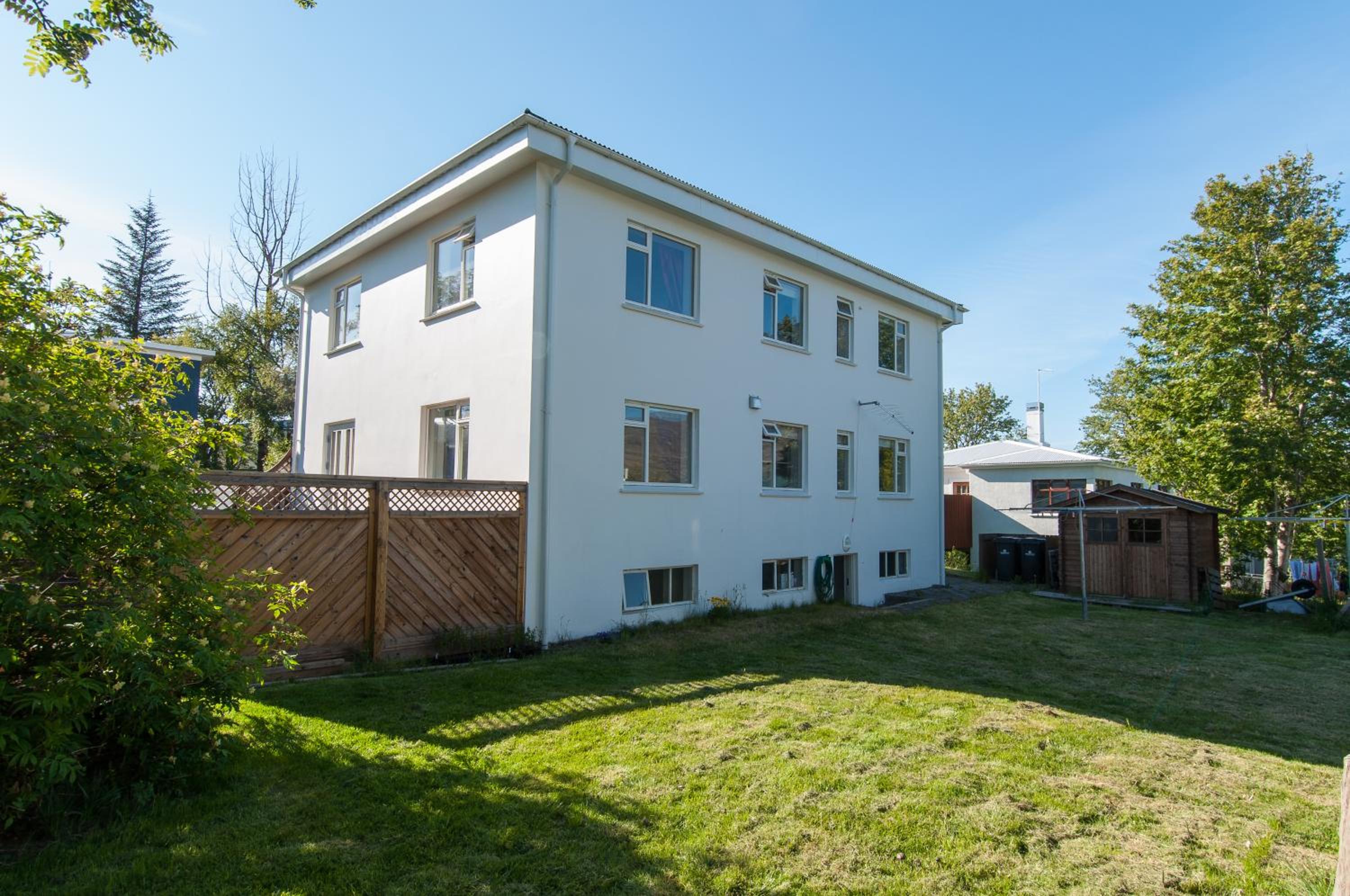 Pearl of the North Apartments