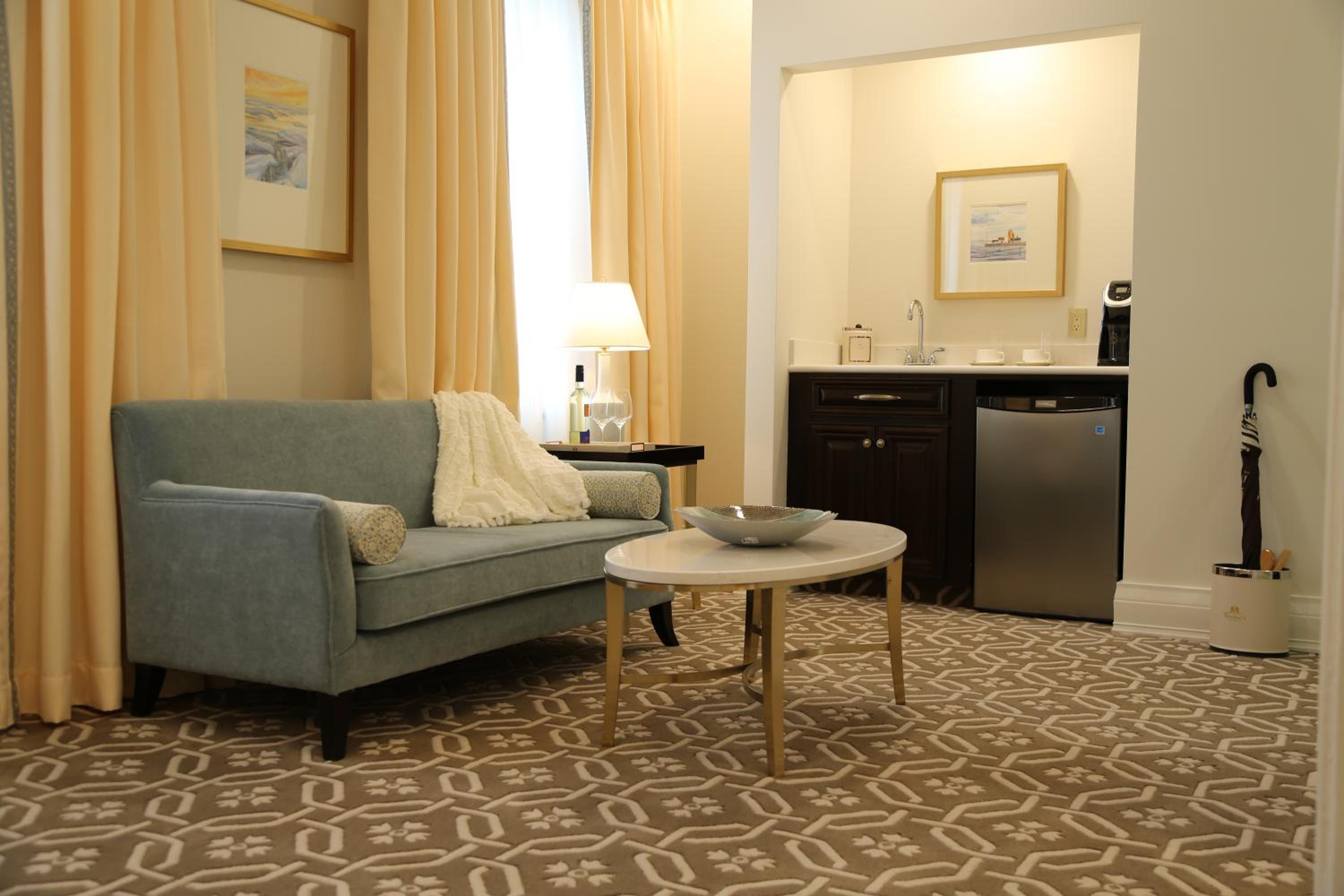 Sydney Boutique Inn & Suites