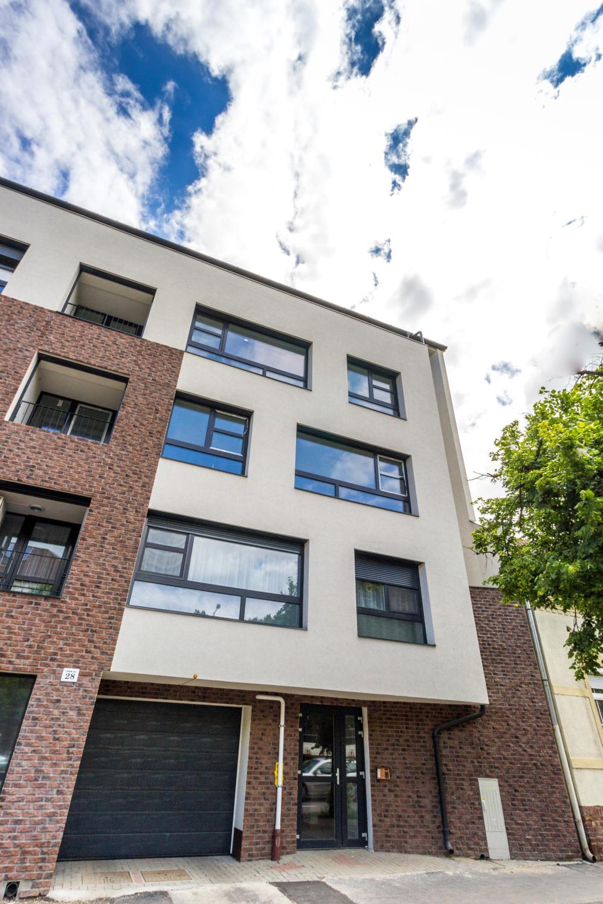 Hotel Best Apartments Szeged - Image 1