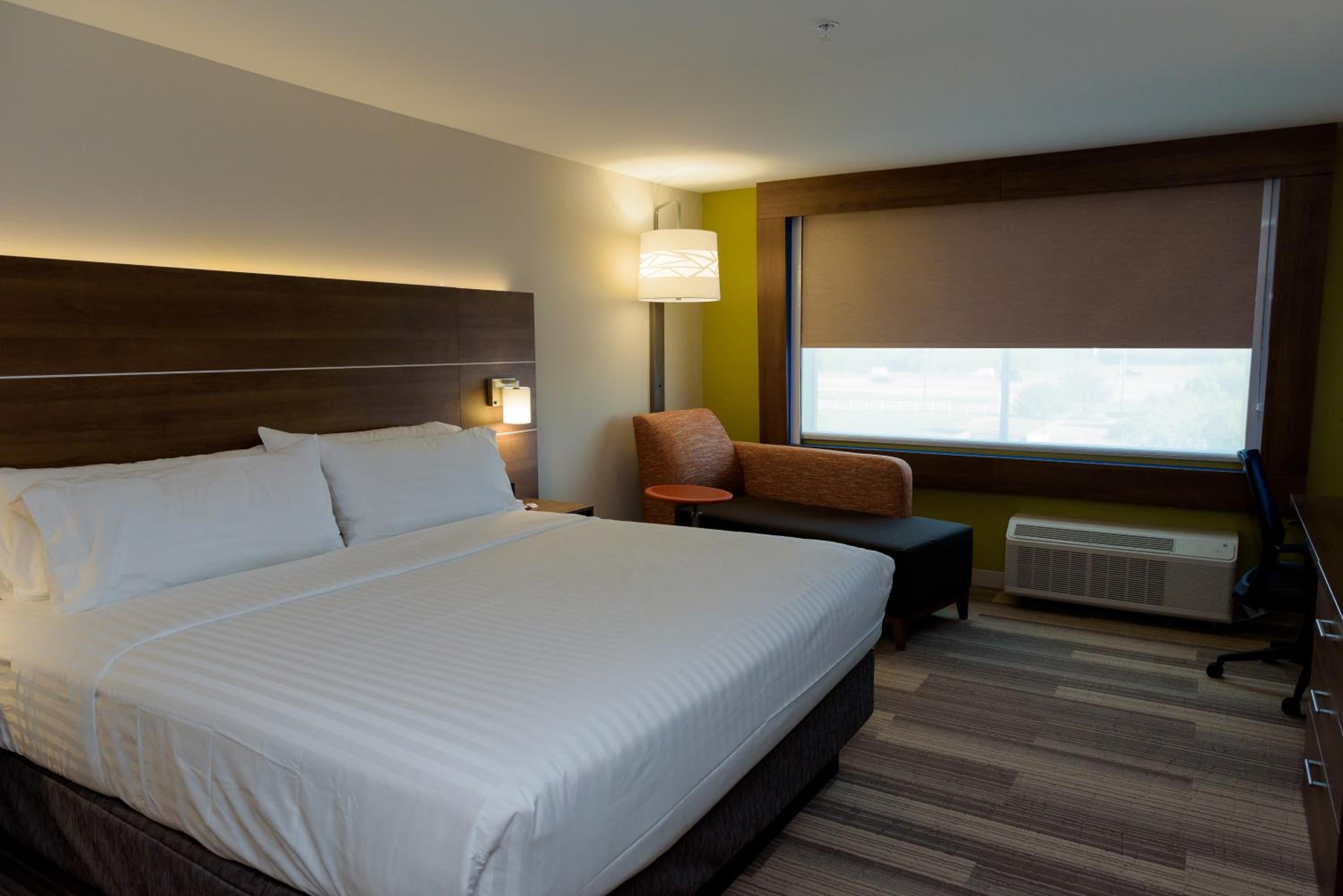 Dallas / Fort Worth Vacations - Holiday Inn Express  Suites McKinney - Frisco East, an IHG Hotel - Property Image 2