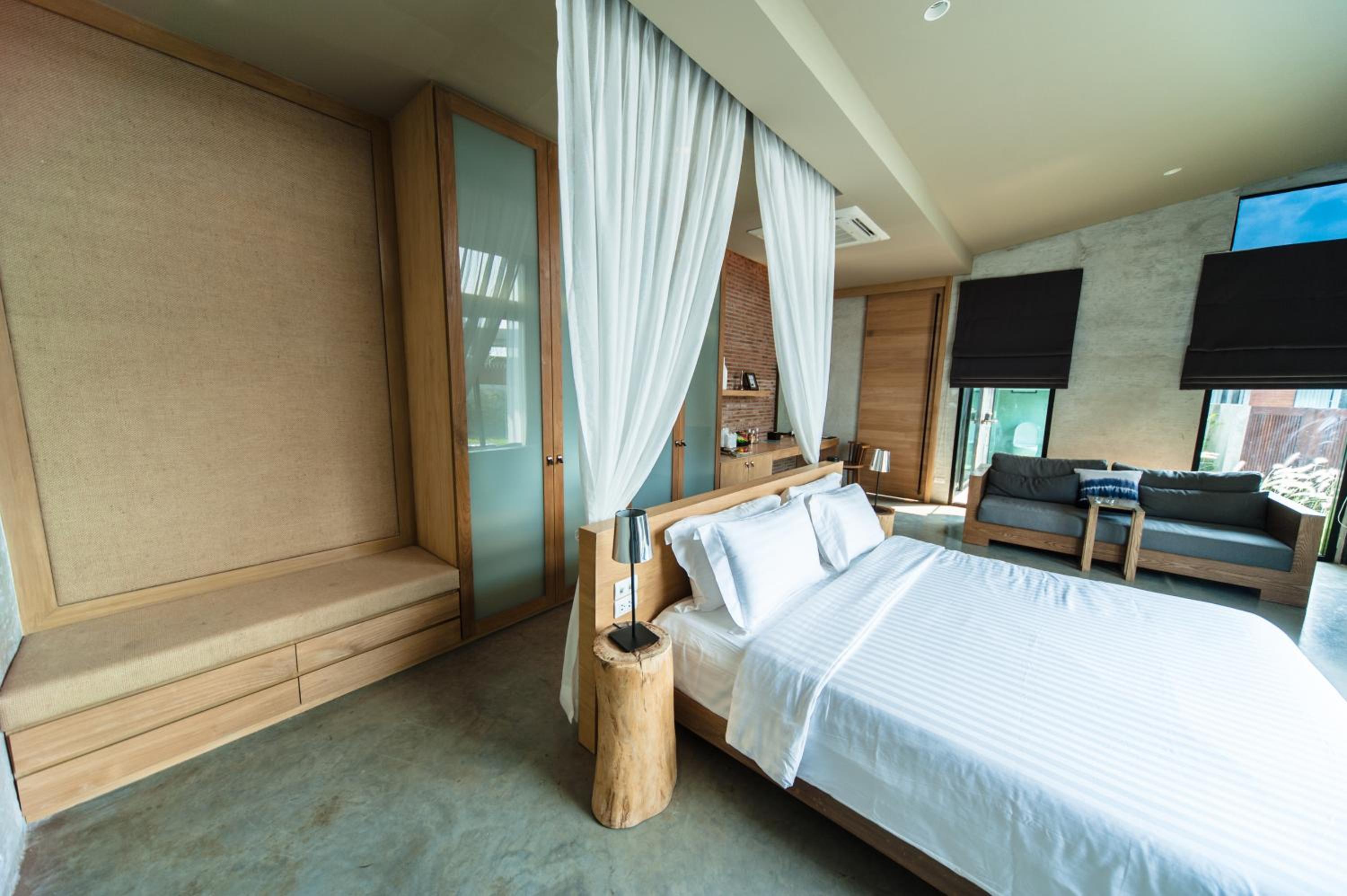 Sunday Sea Two Pool Villa Pattaya
