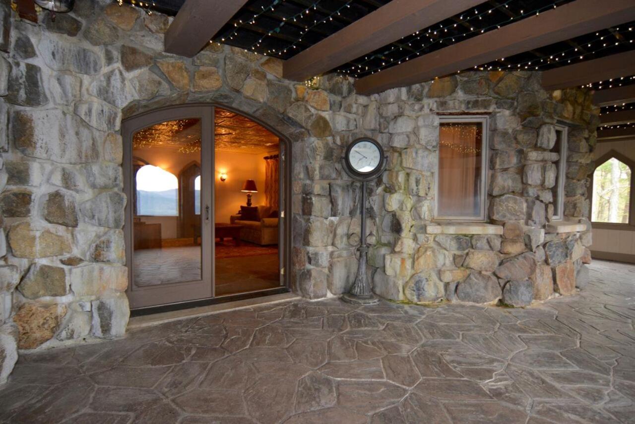 HIGHLANDS CASTLE overlooking Lake George plus 2 other CASTLES & SUITES