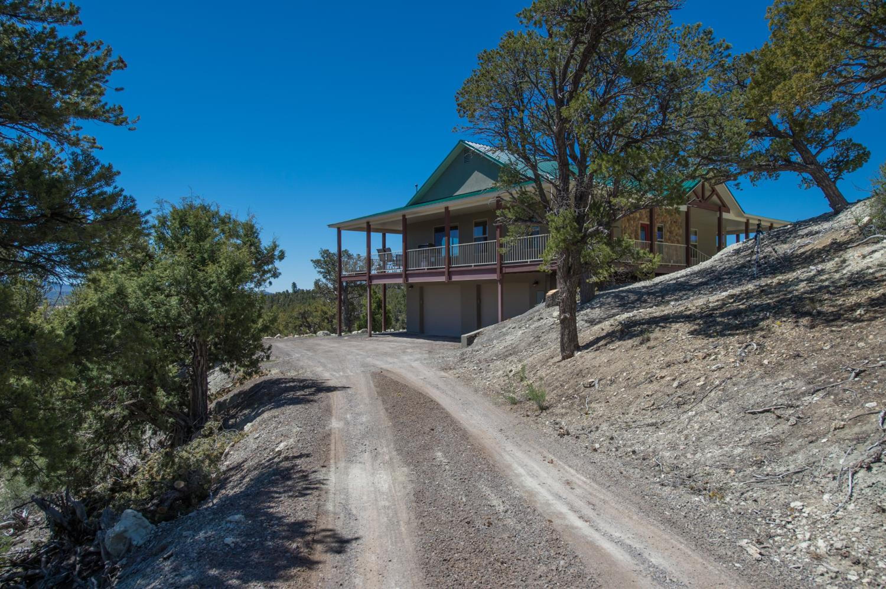 Ridgetop Hideaway