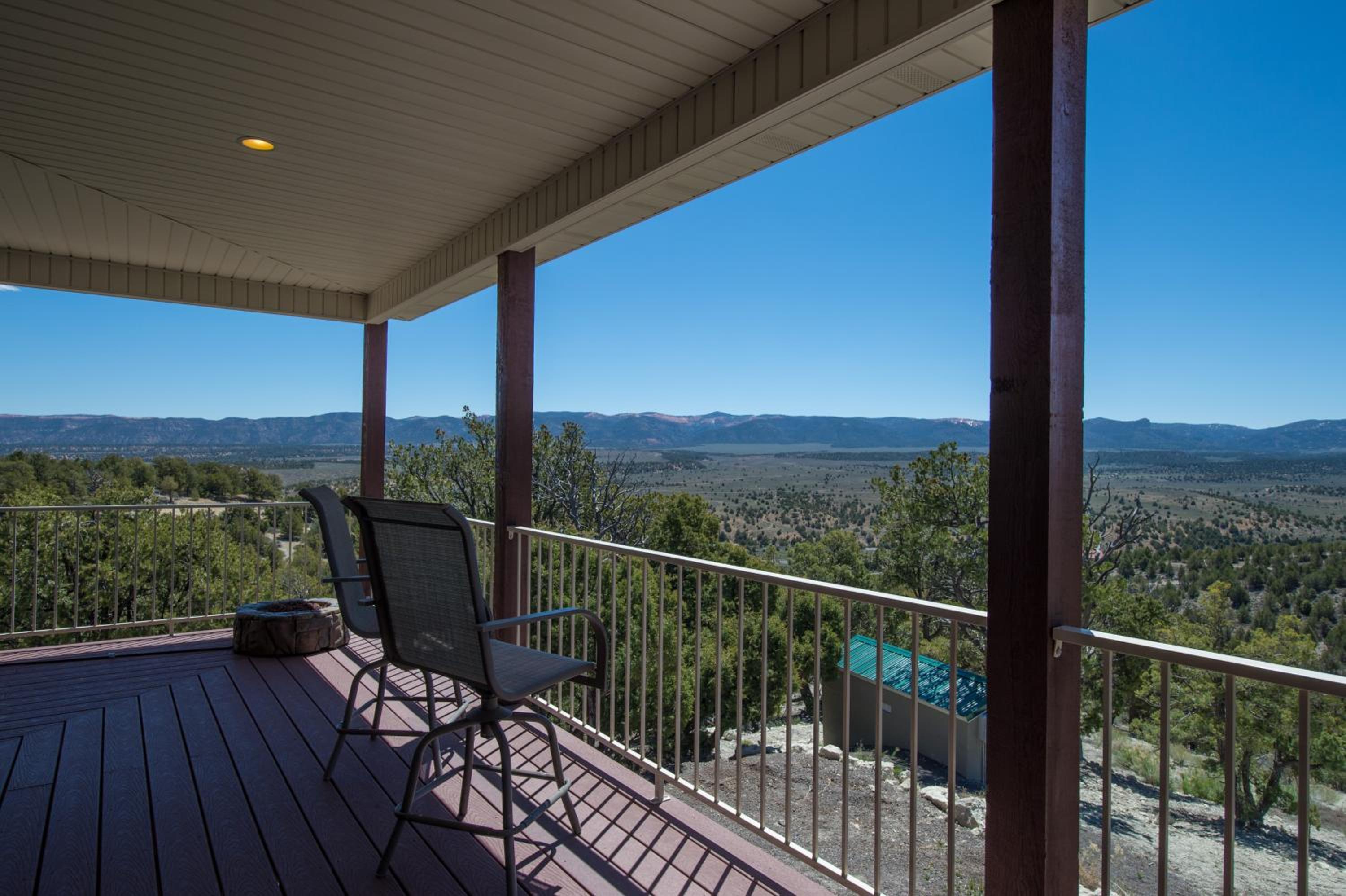 Ridgetop Hideaway