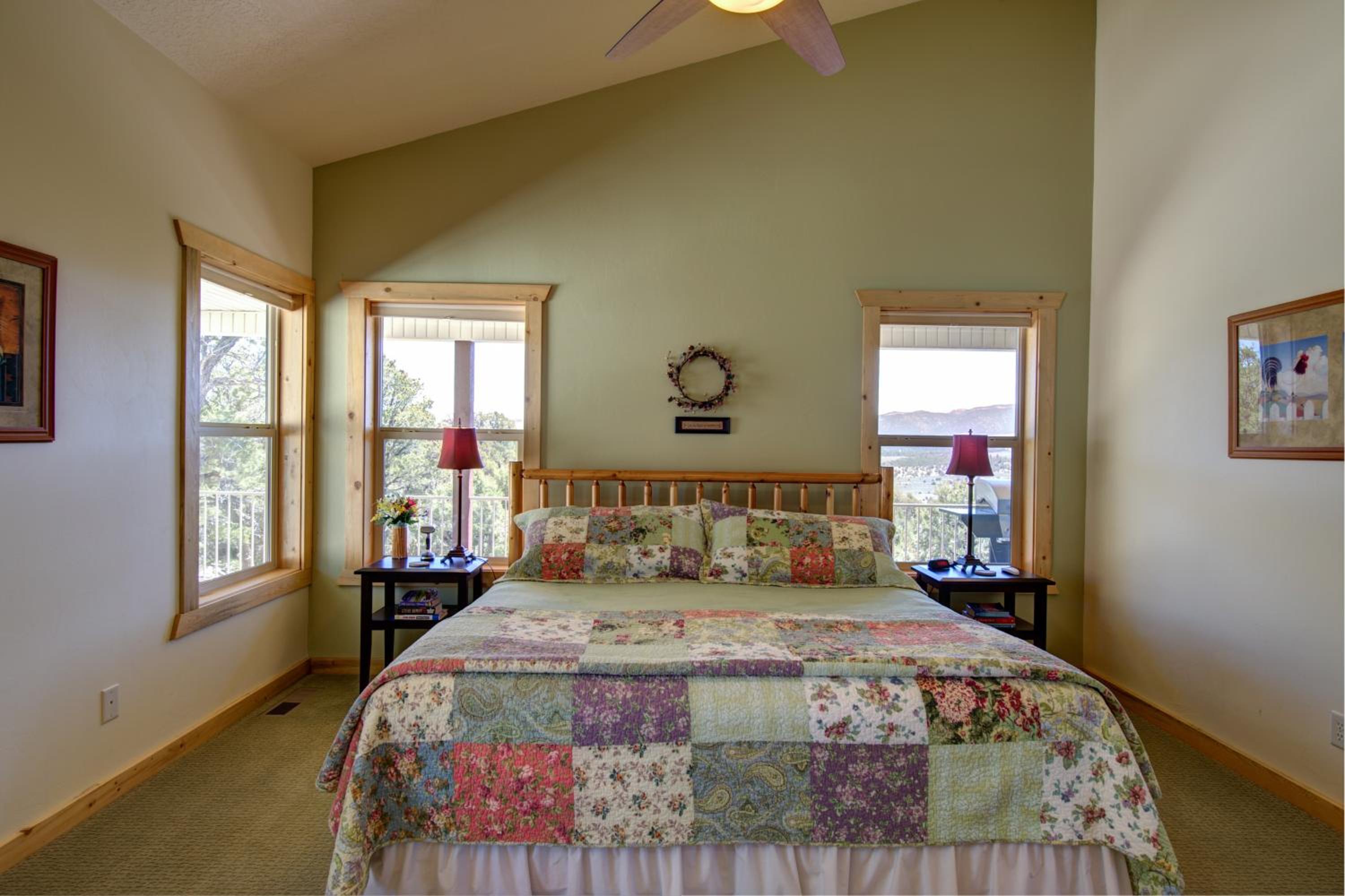 Ridgetop Hideaway