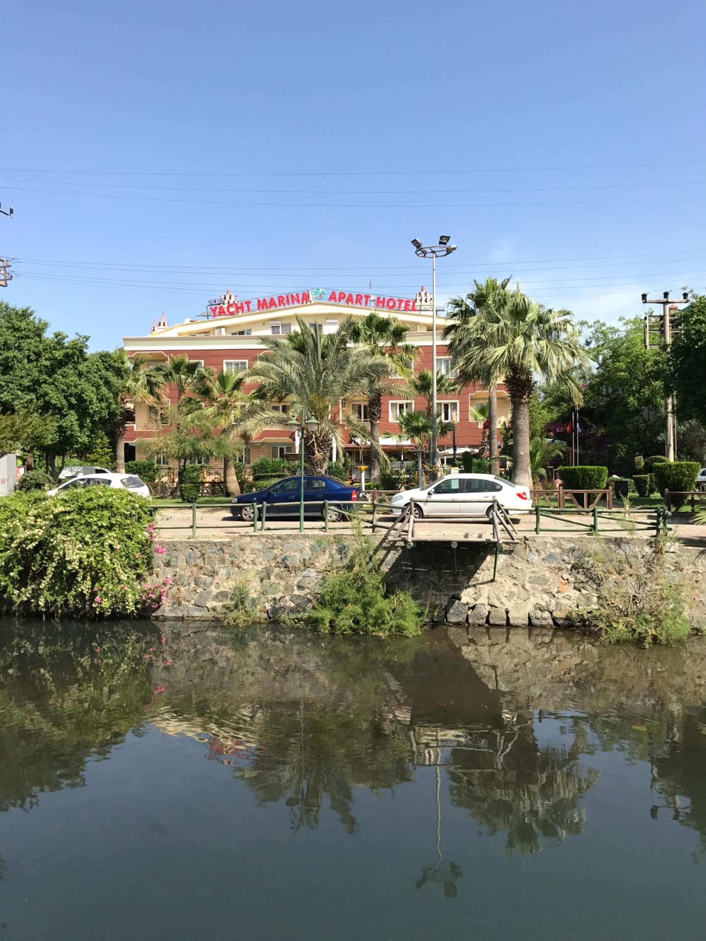 Blue Yacht Marina Apart Hotel - Image 8