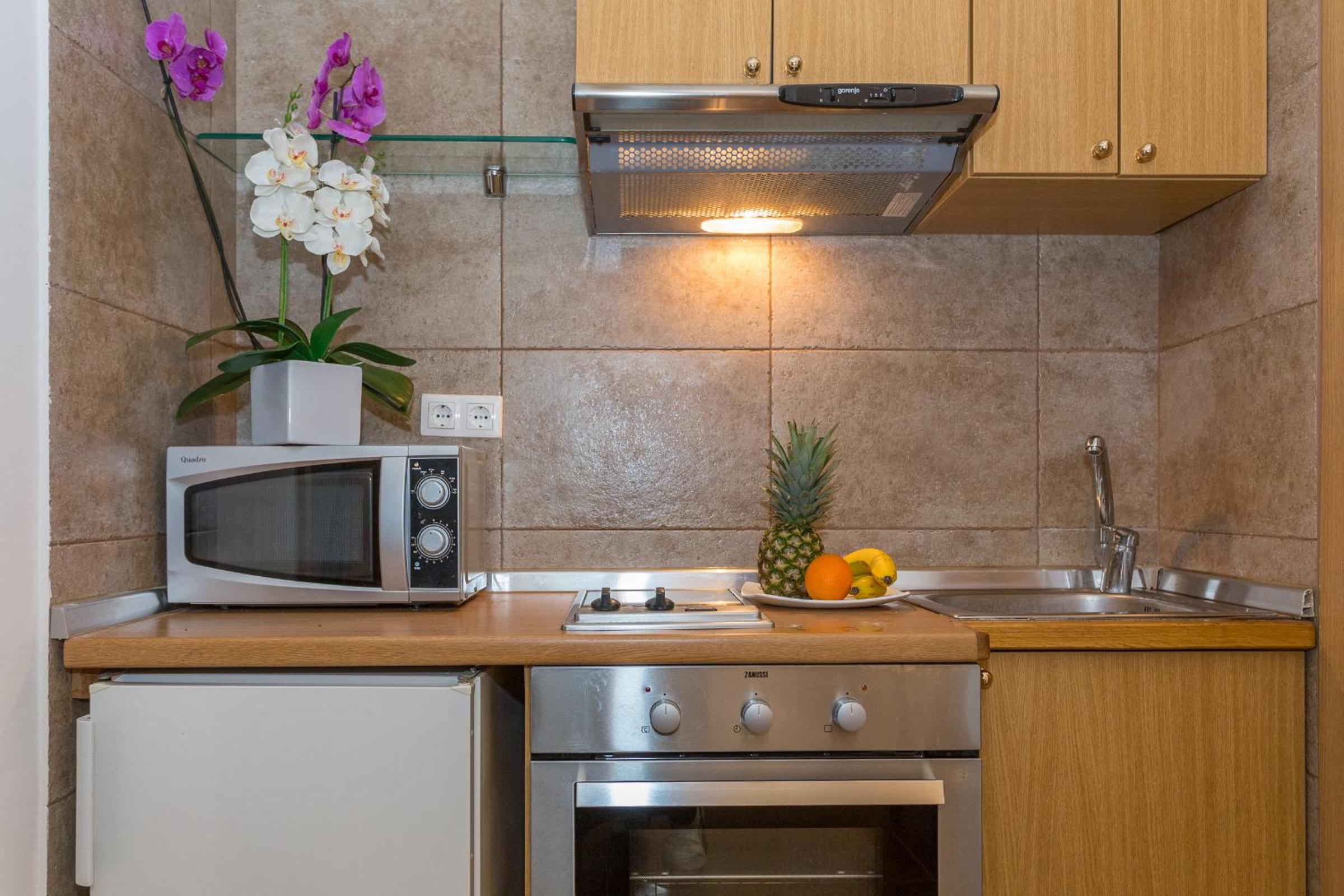 Apartment and Rooms Stay