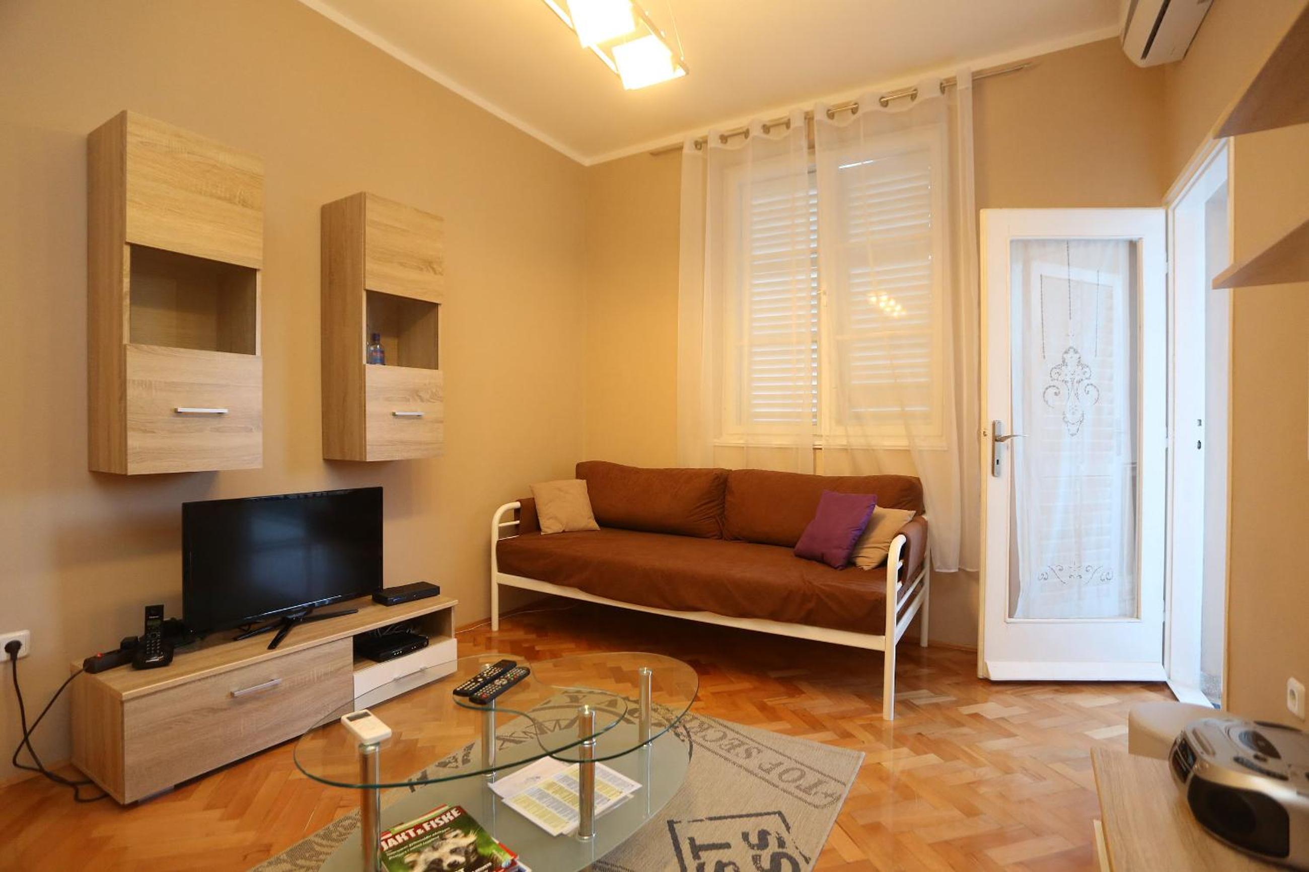 Viola Apartment