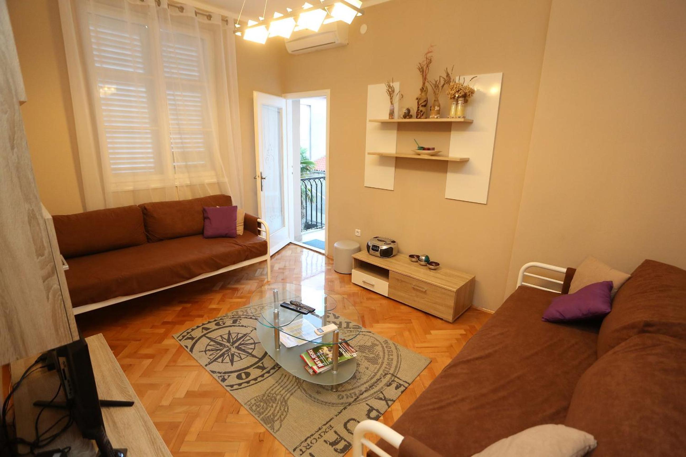 Viola Apartment
