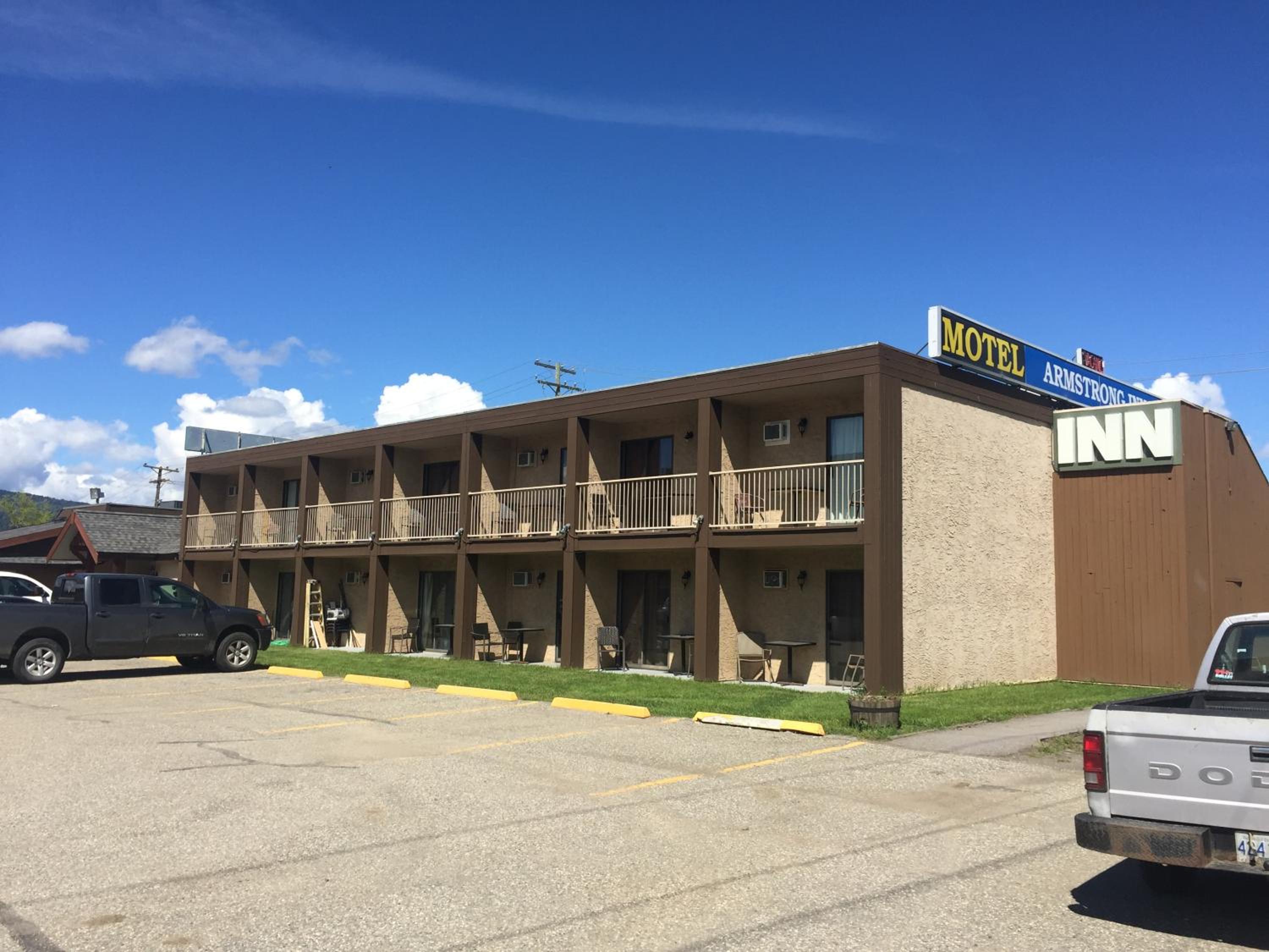 Armstrong Inn