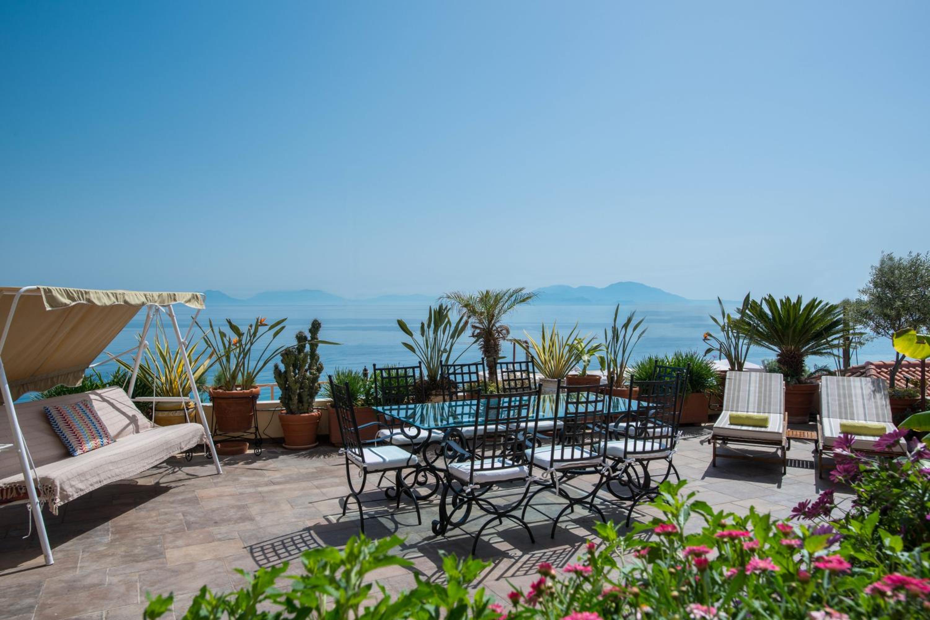 Diamante Beachfront Suites