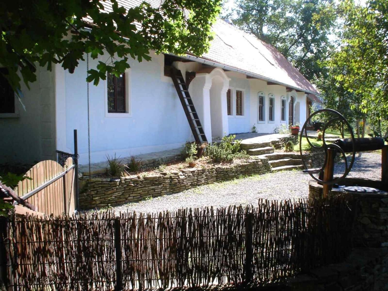 Photo 46