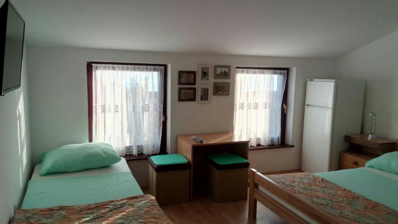Jakišnica Apartment