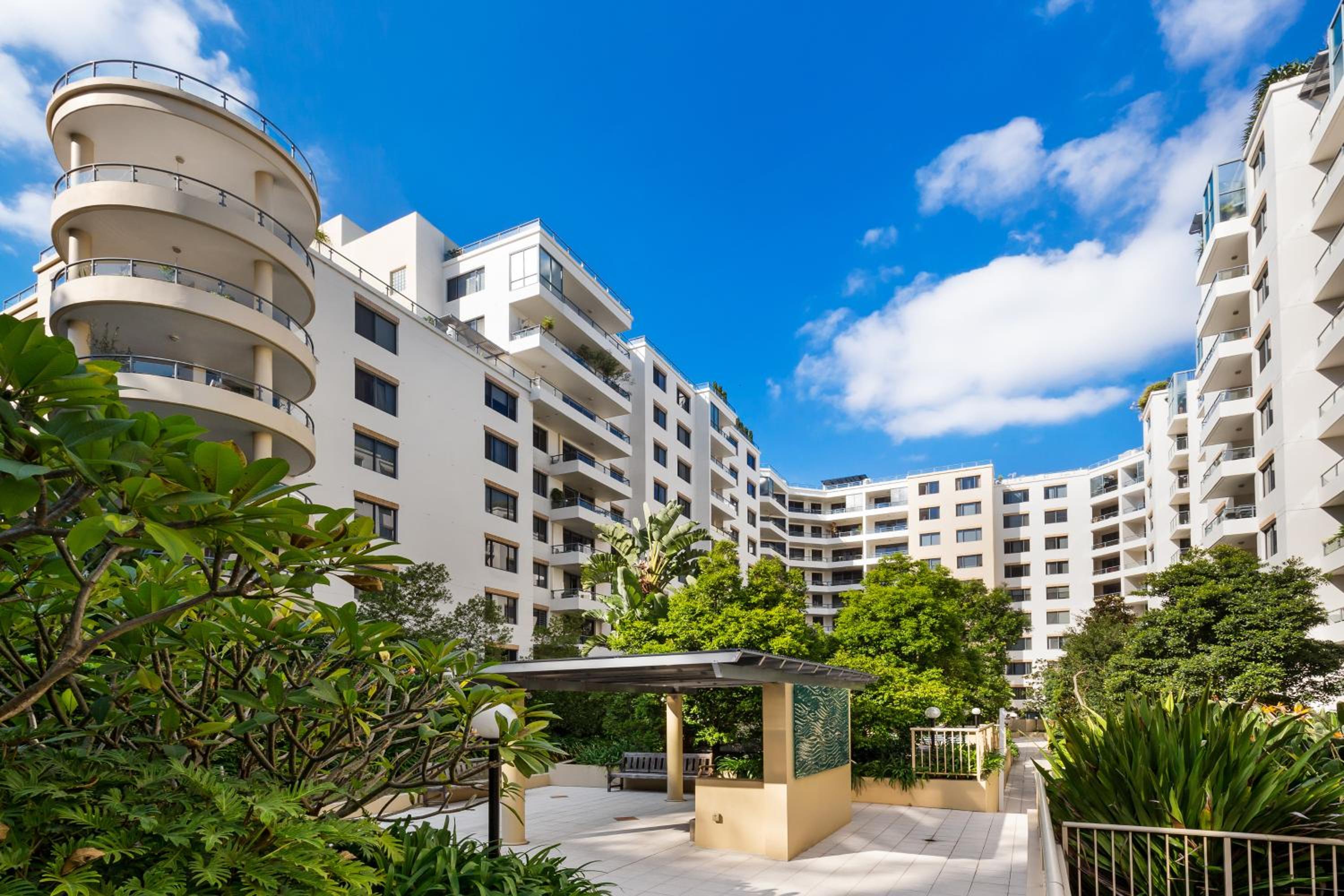 Inner city retreat in Pyrmont 1 bdrm with Car space - 28 Mill
