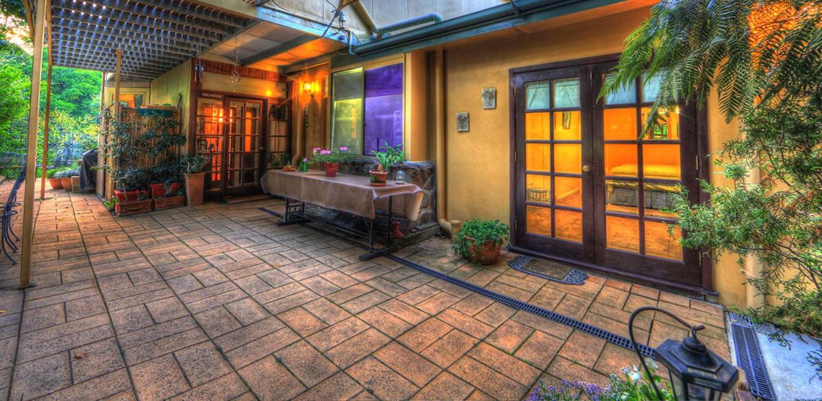 Hillview Oak B&B