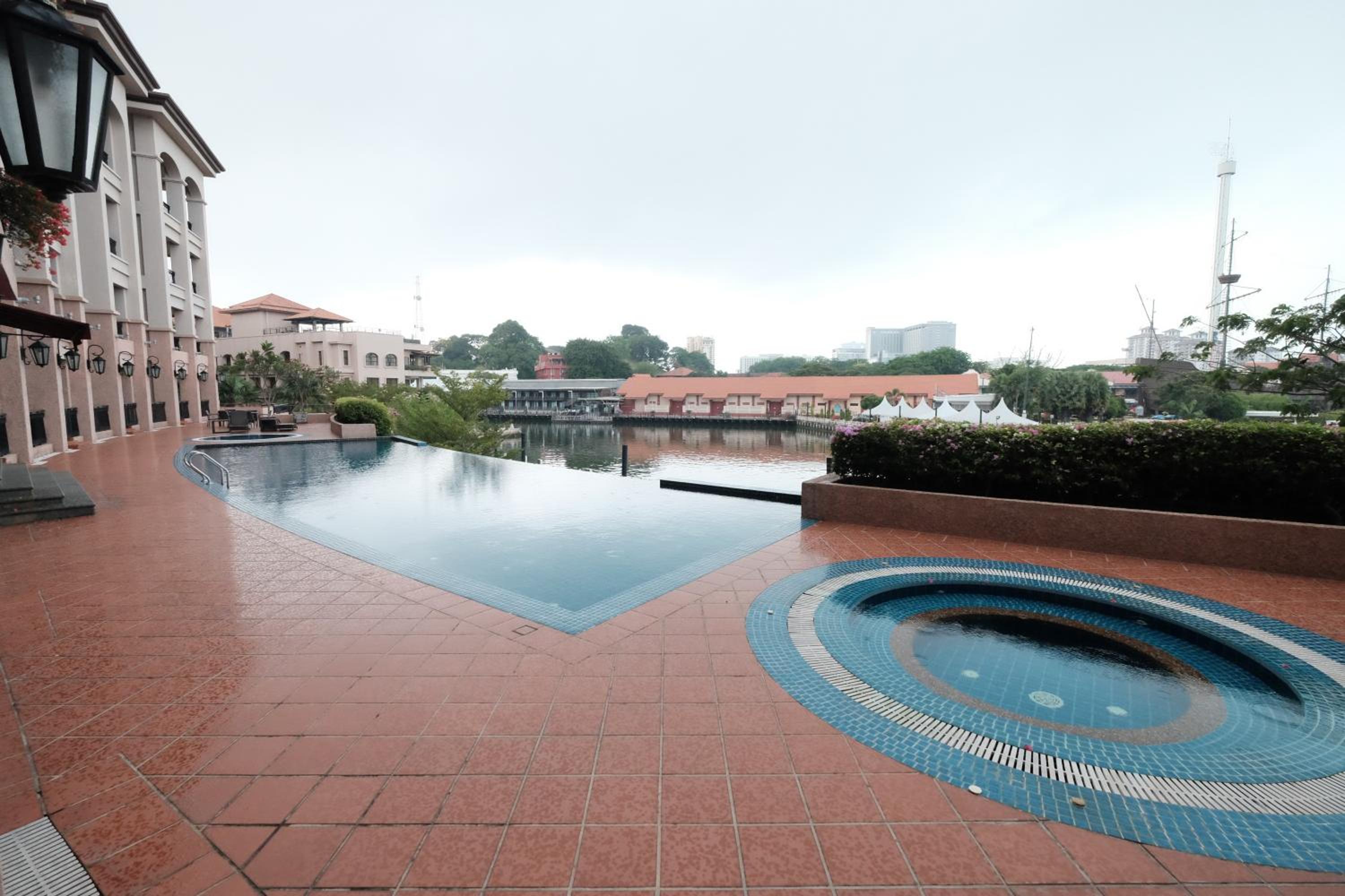 Luxury on Melaka River photo 2