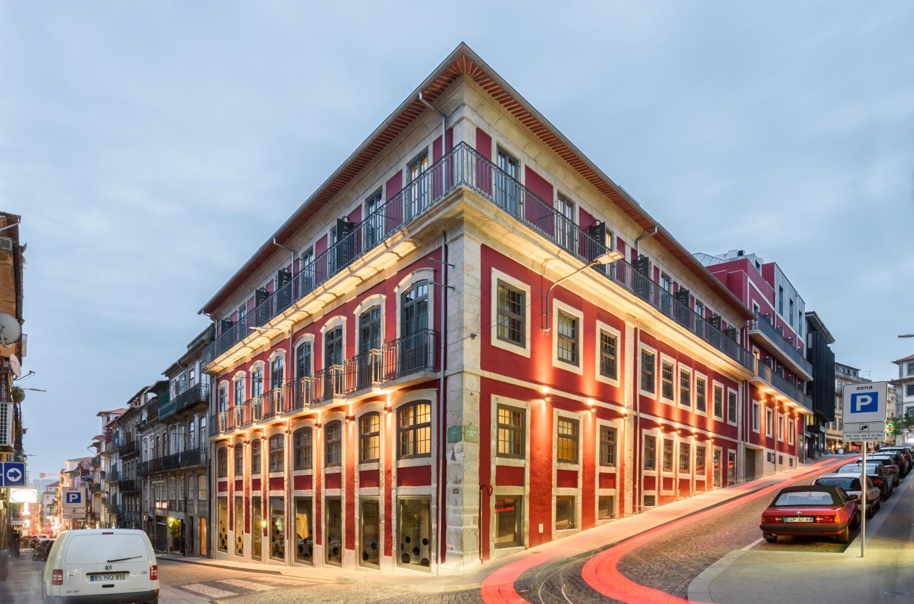 Hotel Exe Almada Porto - Image 1