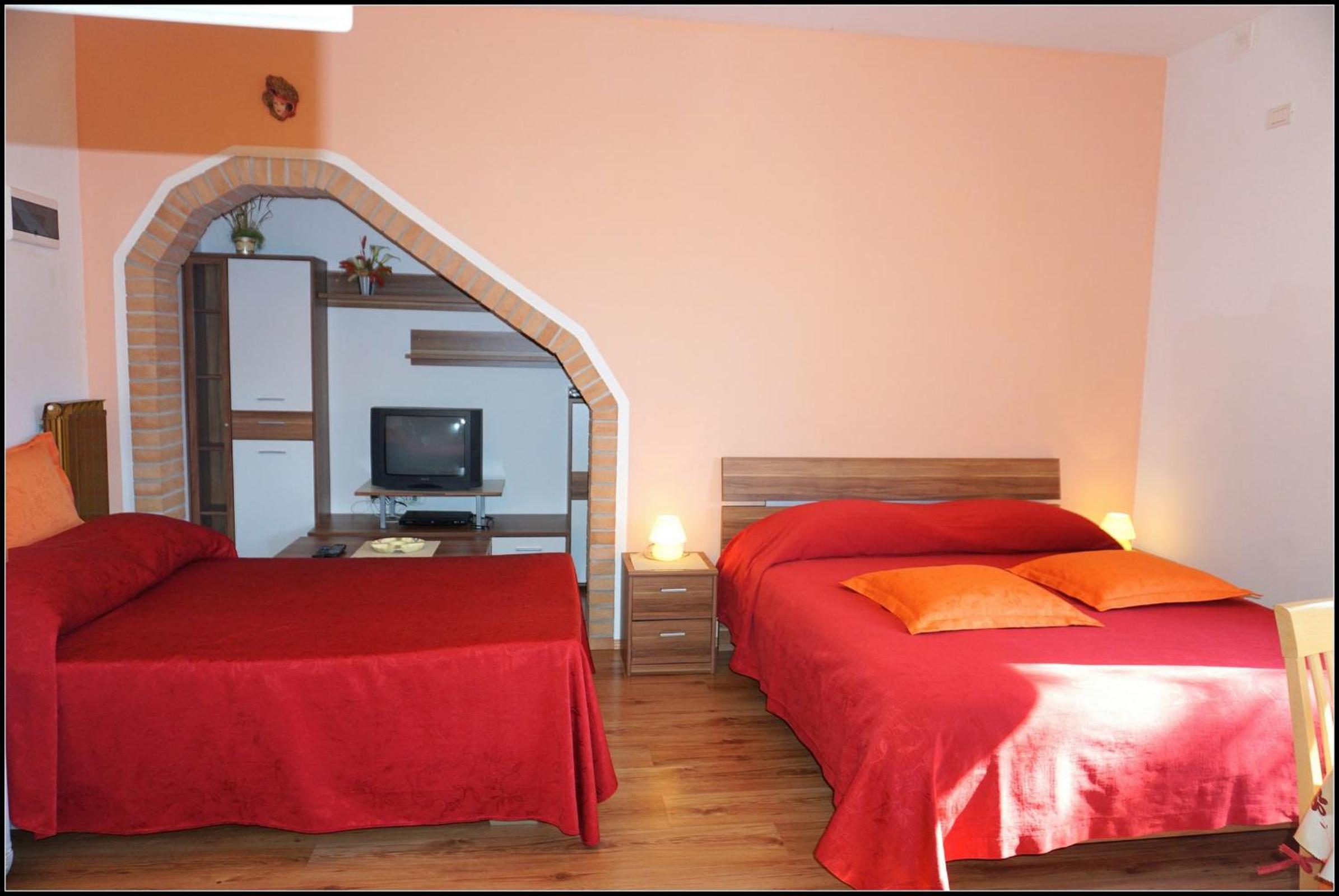Družinski apartmaji Orlando za popoln oddih v Izoli - Orlando Family Retreat Apartments in Izola view 5