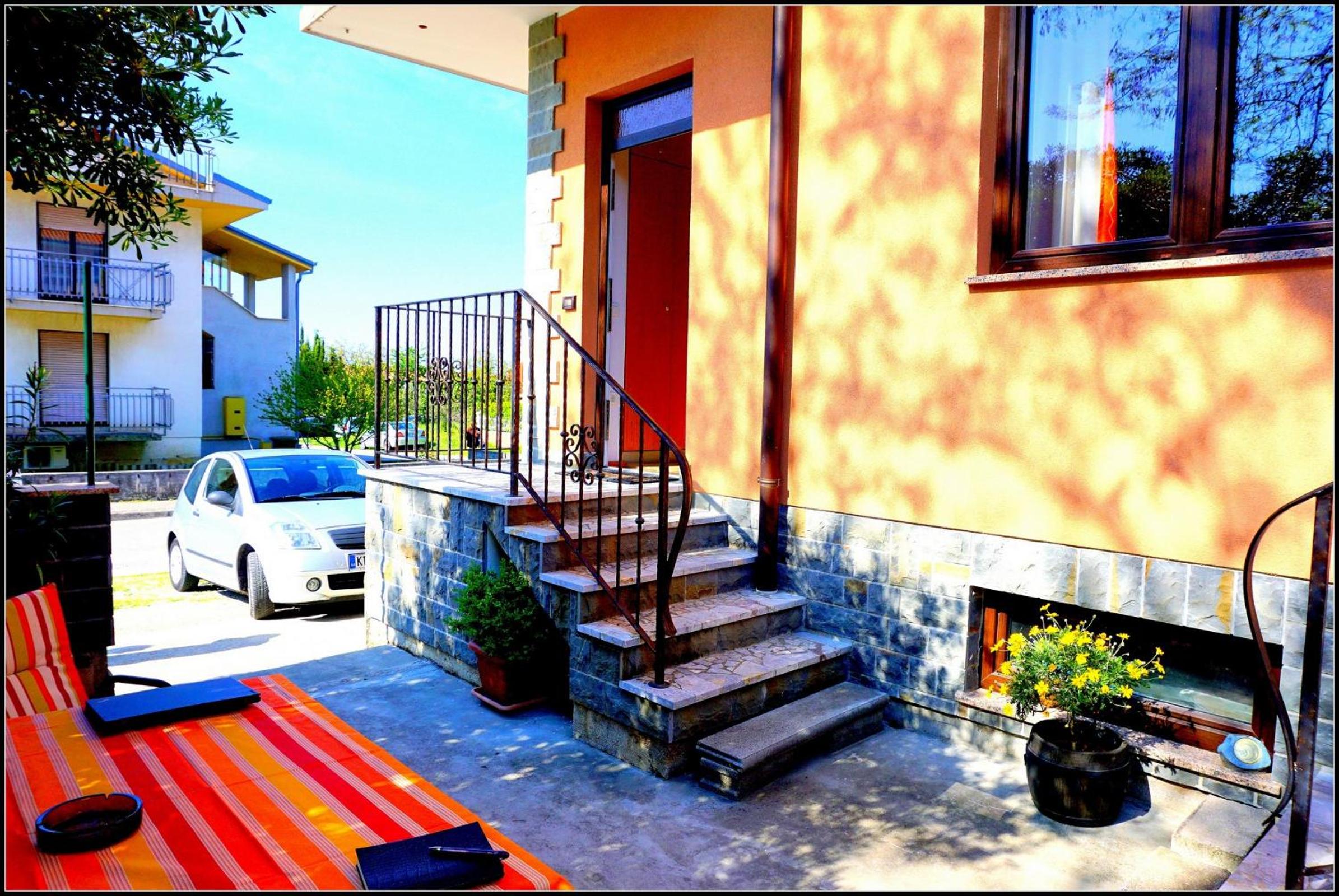 Družinski apartmaji Orlando za popoln oddih v Izoli - Orlando Family Retreat Apartments in Izola view 3