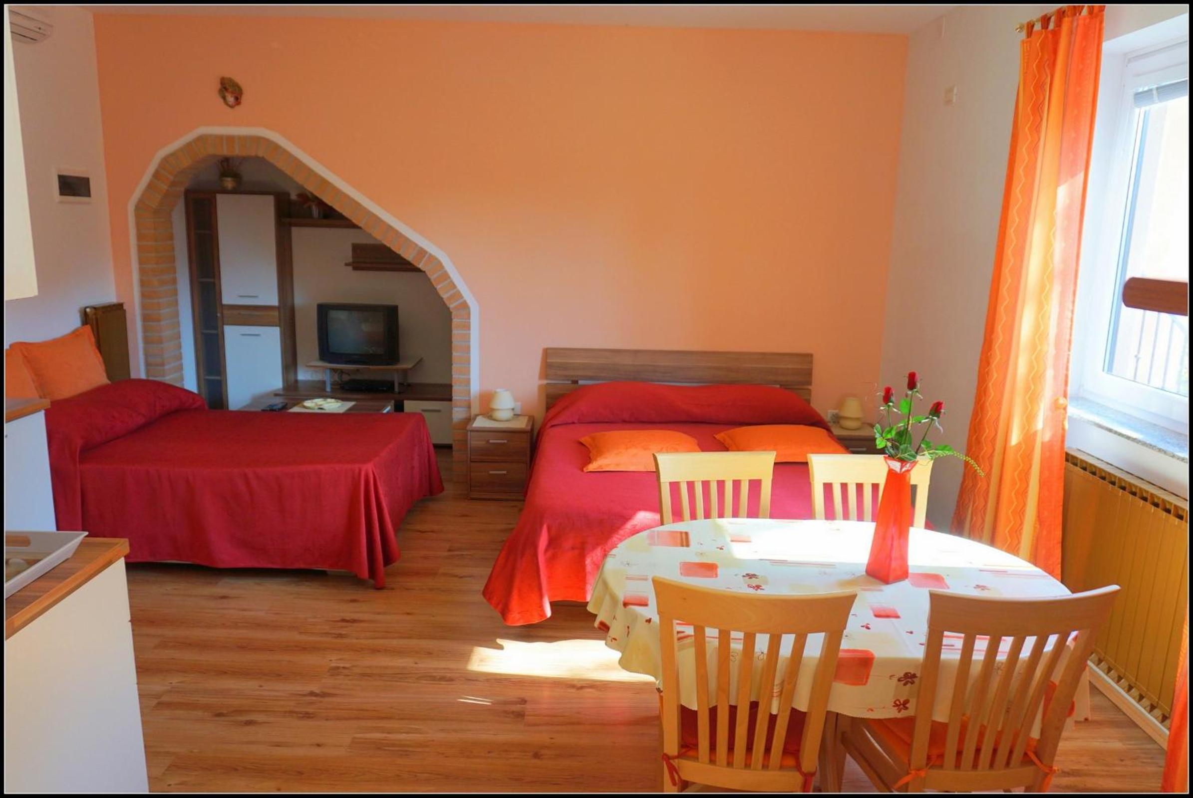 Družinski apartmaji Orlando za popoln oddih v Izoli - Orlando Family Retreat Apartments in Izola view 2