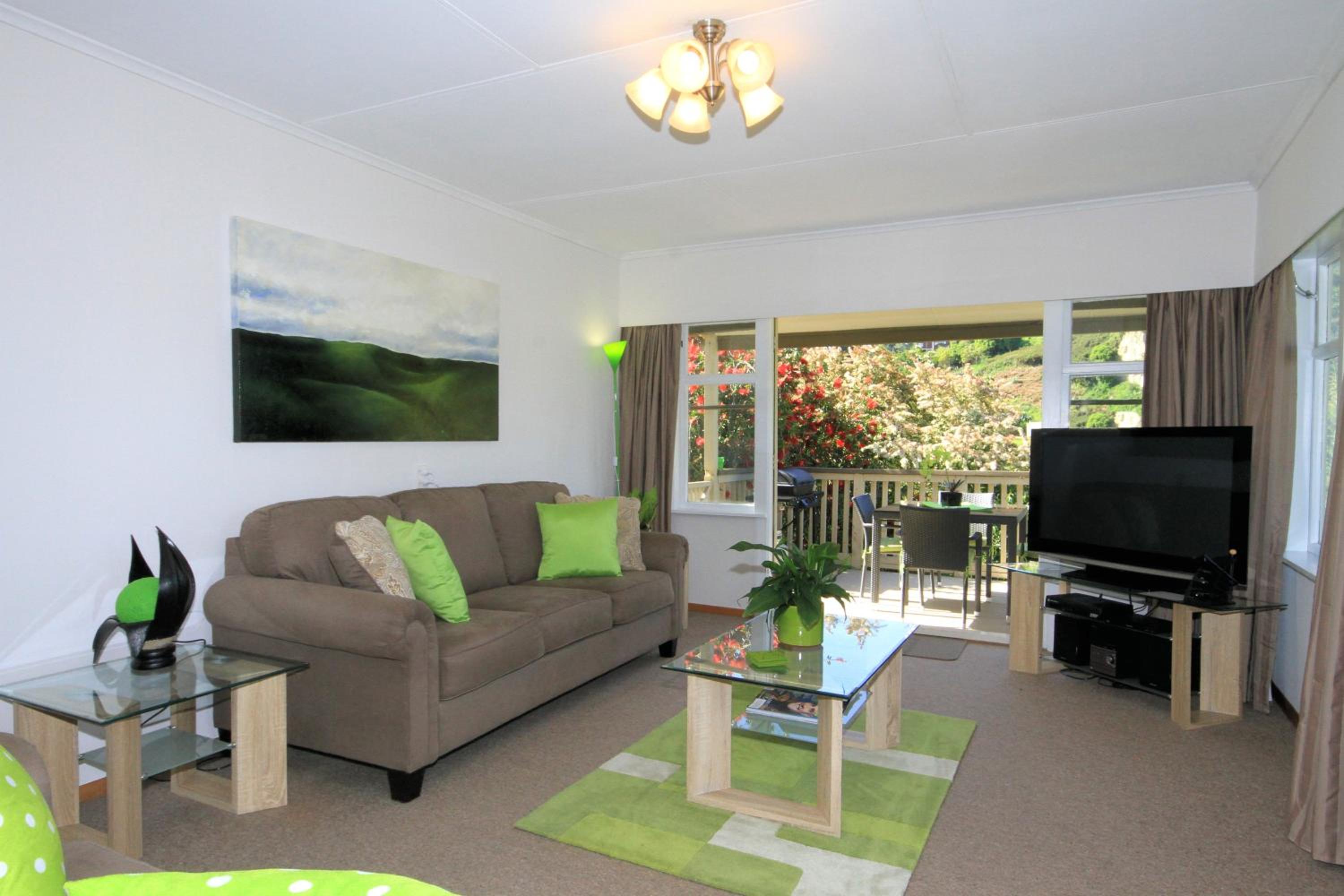 Durie Vale Retreat - Spa Pool, Scenic View, BBQ, Sky TV view 2