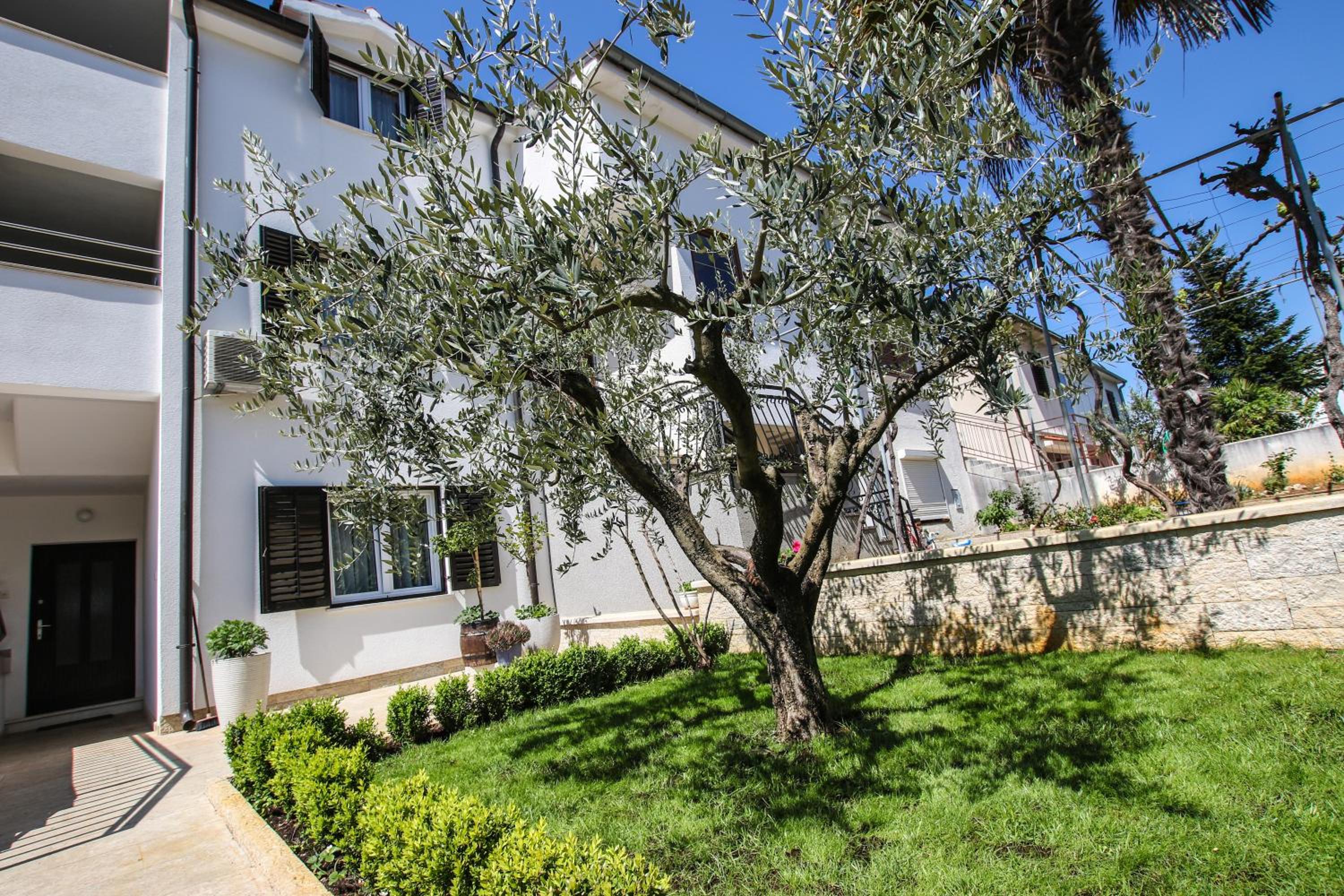 Hotel Apartmani Ljubica - Image 1