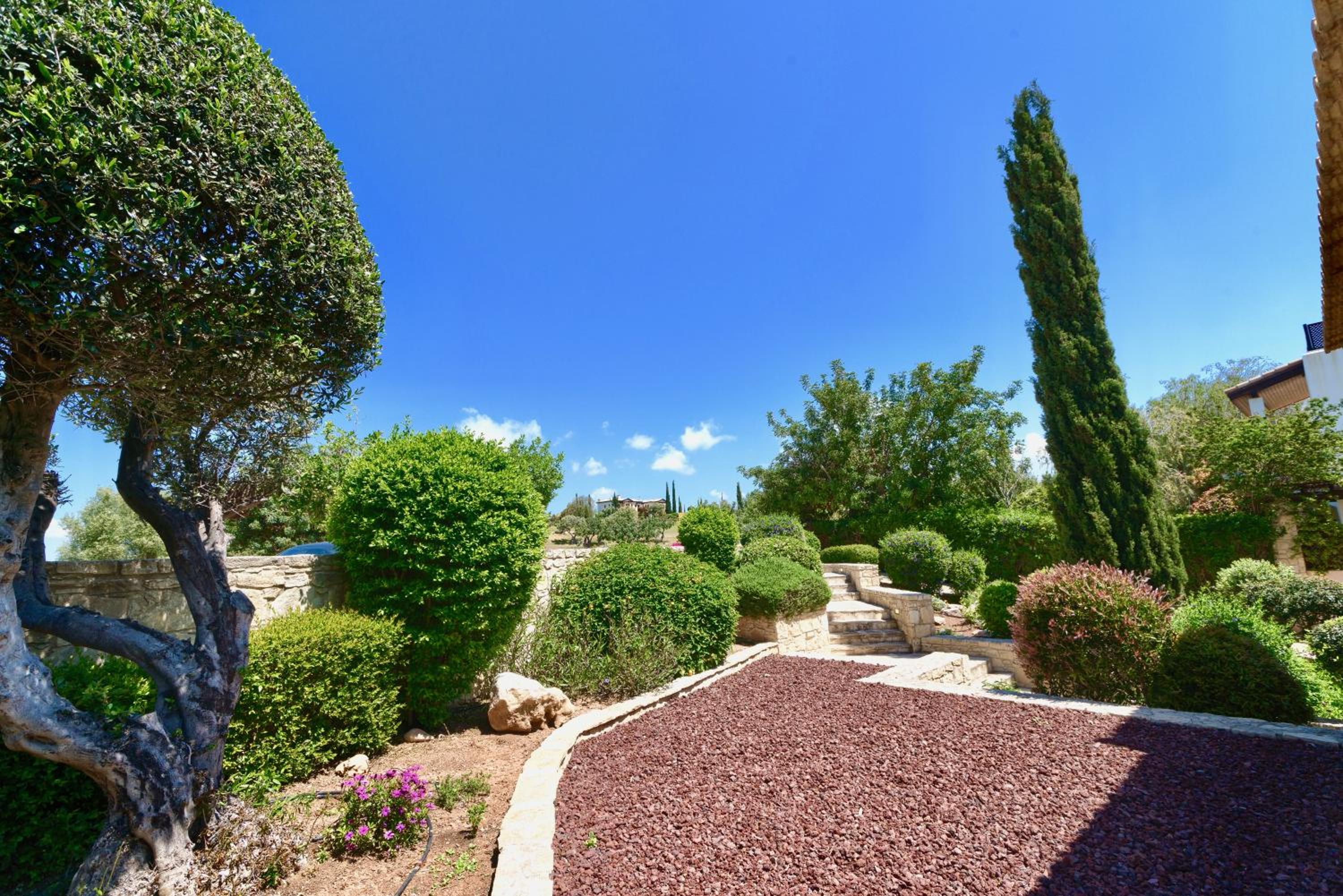 4 bedroom Villa Helidoni with private infinity pool, Aphrodite Hills Resort