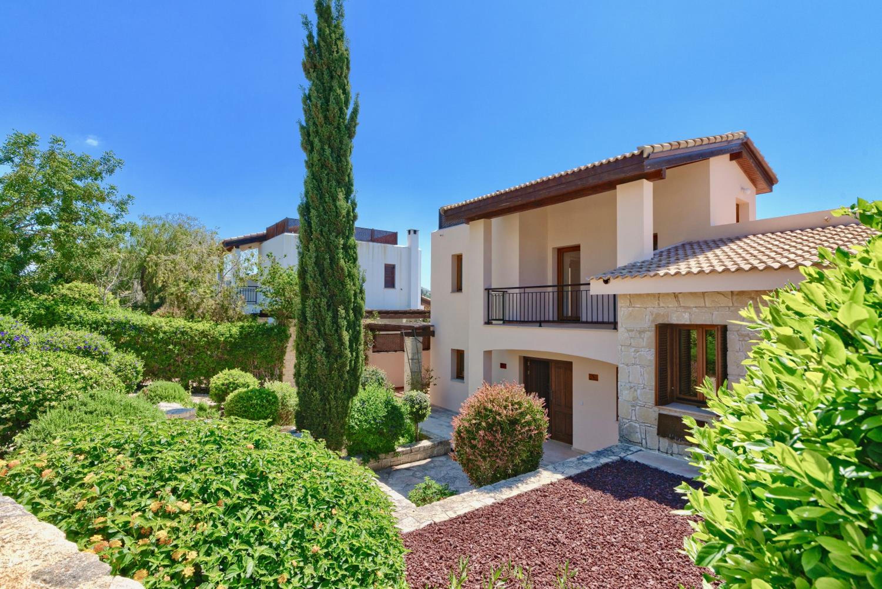 4 bedroom Villa Helidoni with private infinity pool, Aphrodite Hills Resort