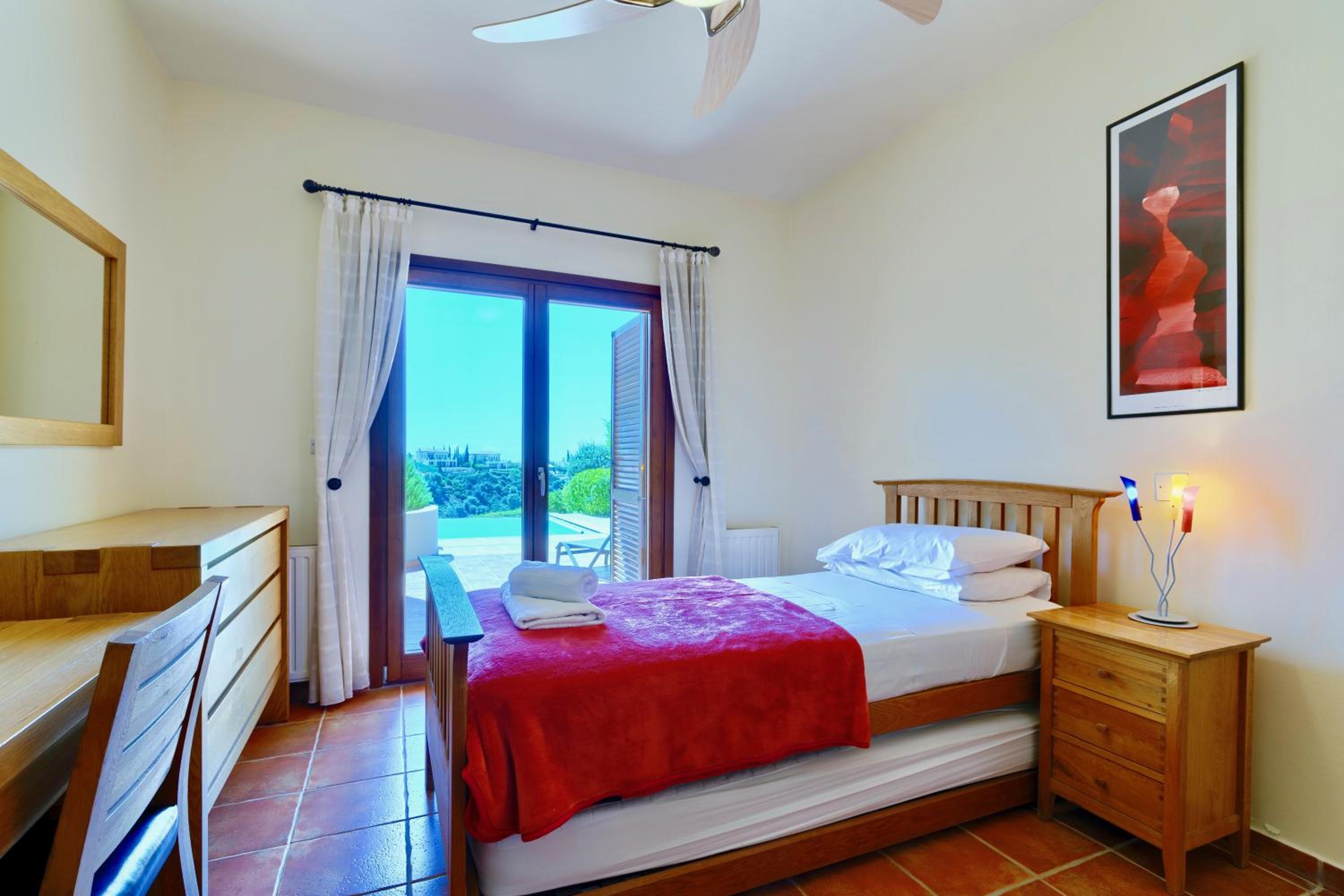 4 bedroom Villa Helidoni with private infinity pool, Aphrodite Hills Resort