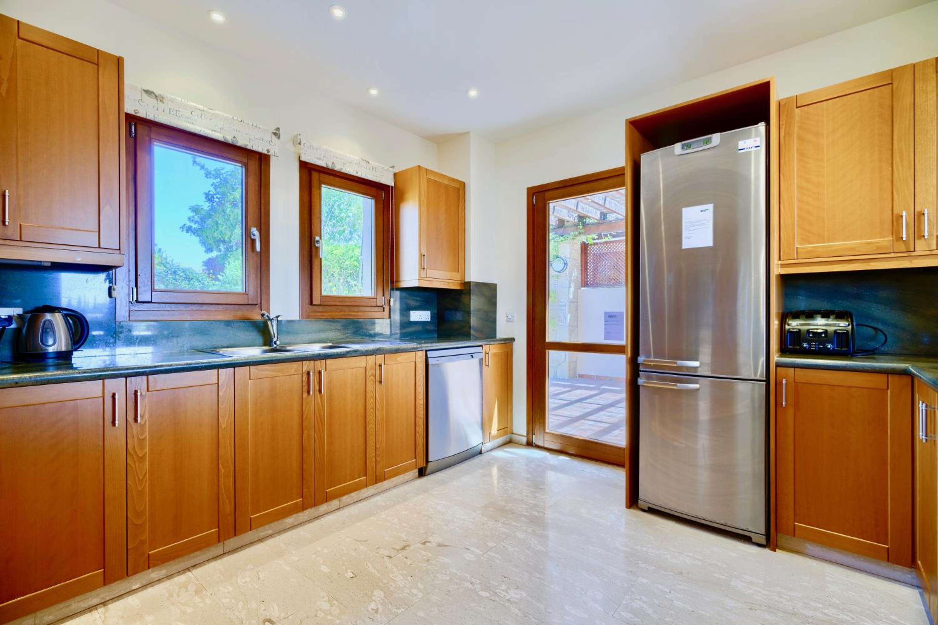 4 bedroom Villa Helidoni with private infinity pool, Aphrodite Hills Resort