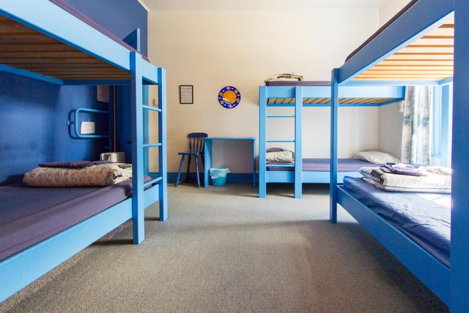 Sequoia Lodge Backpackers - Image 4
