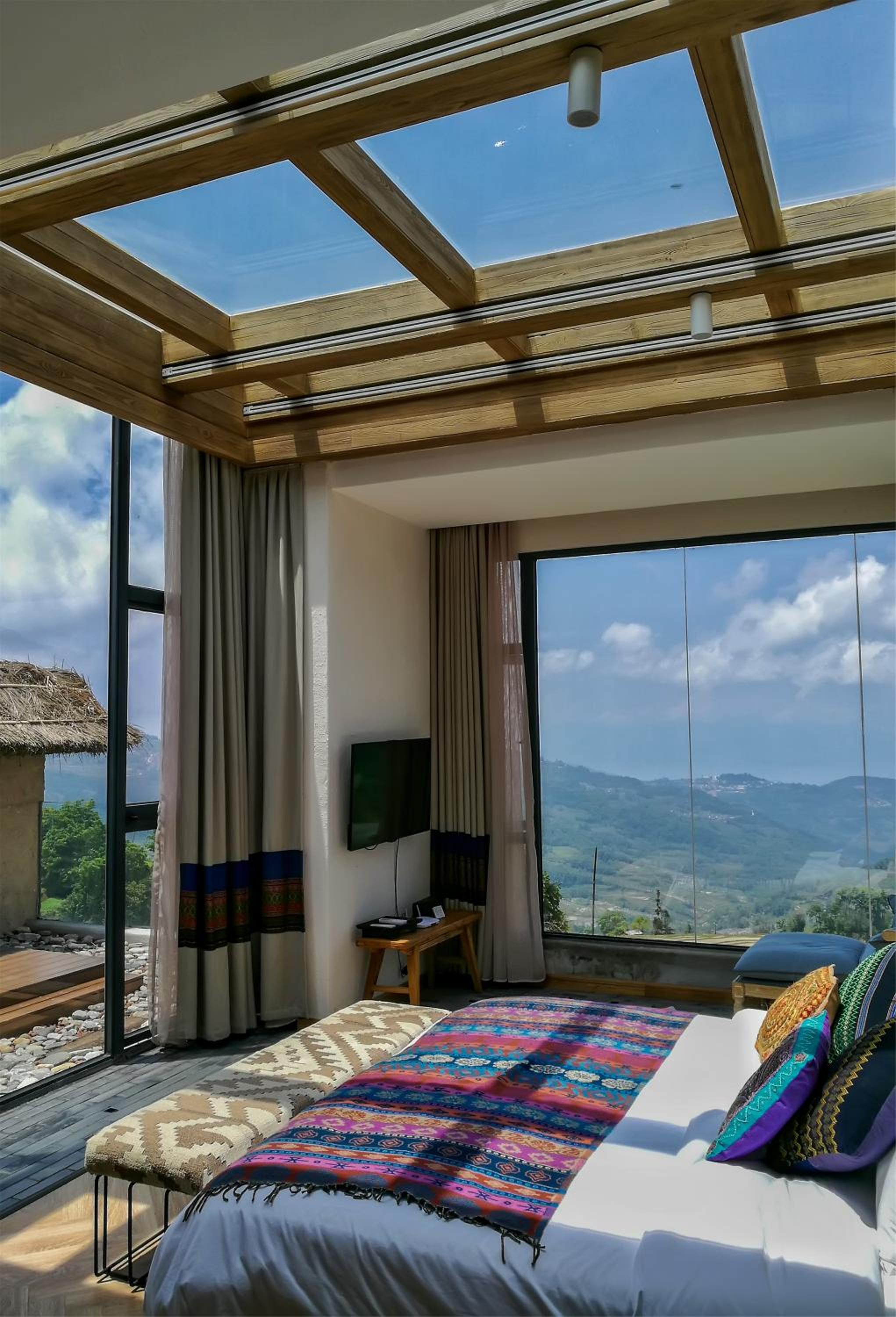 Twelve Manor Xiangdian Yuanyang Rice Terraces Retreat