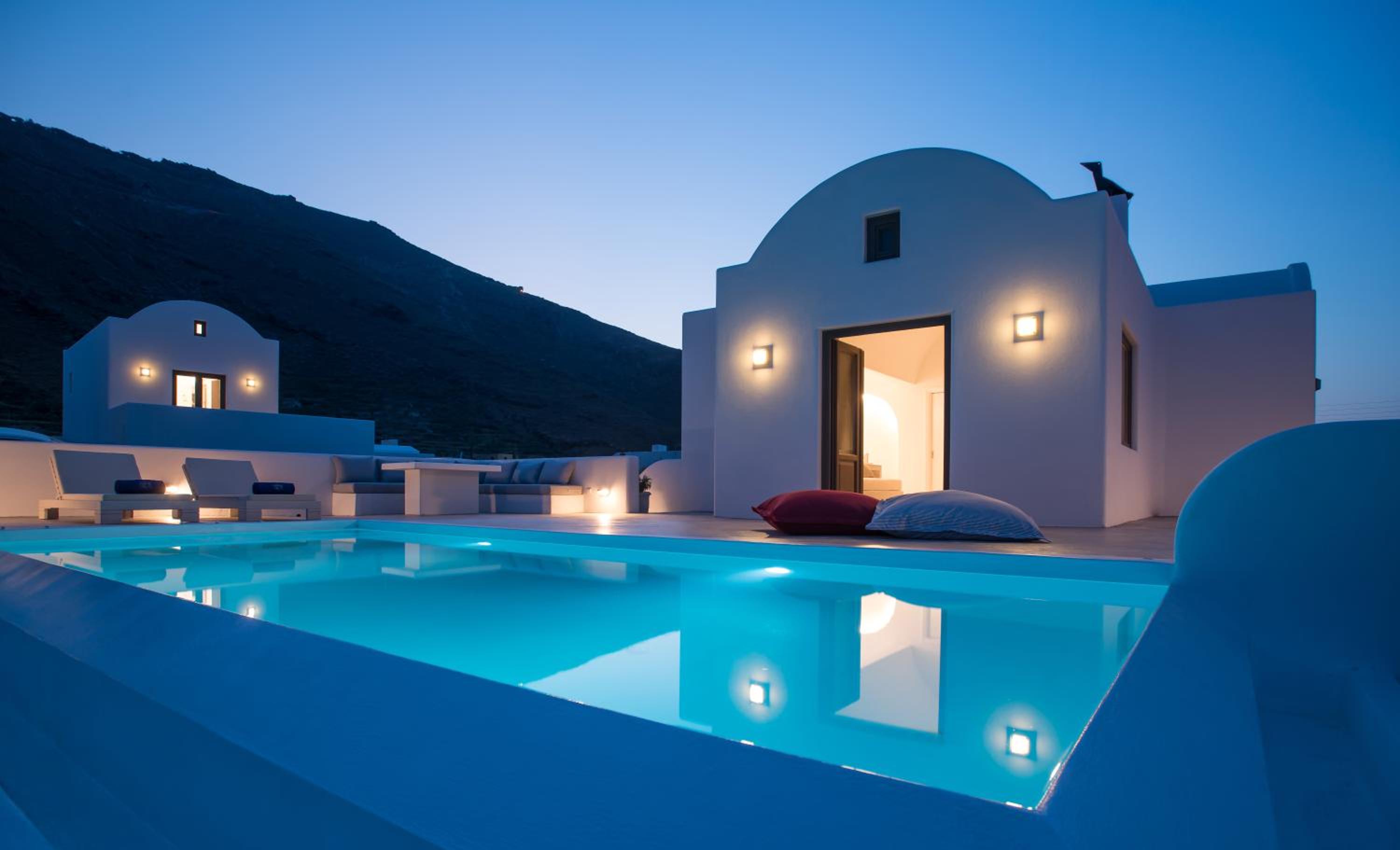 Azar Luxury Villas & Suites