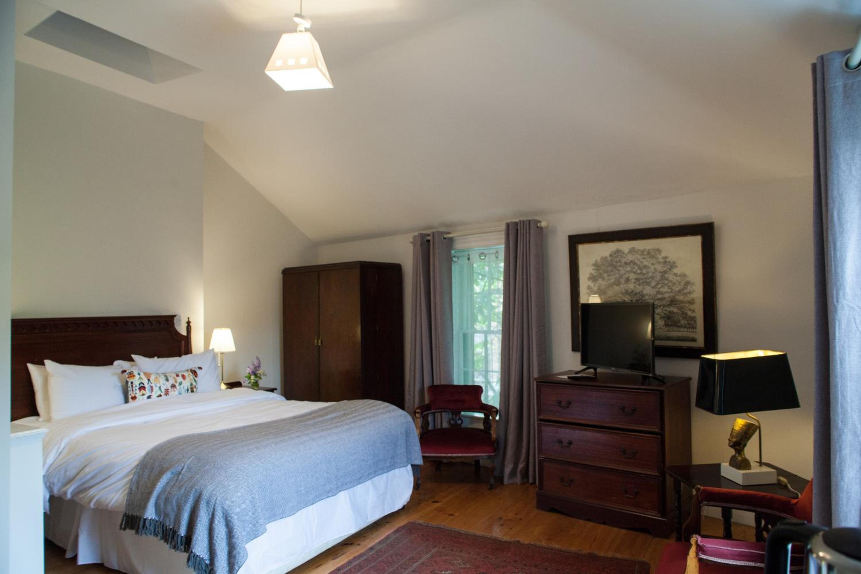 The Historical Harcourt Suites