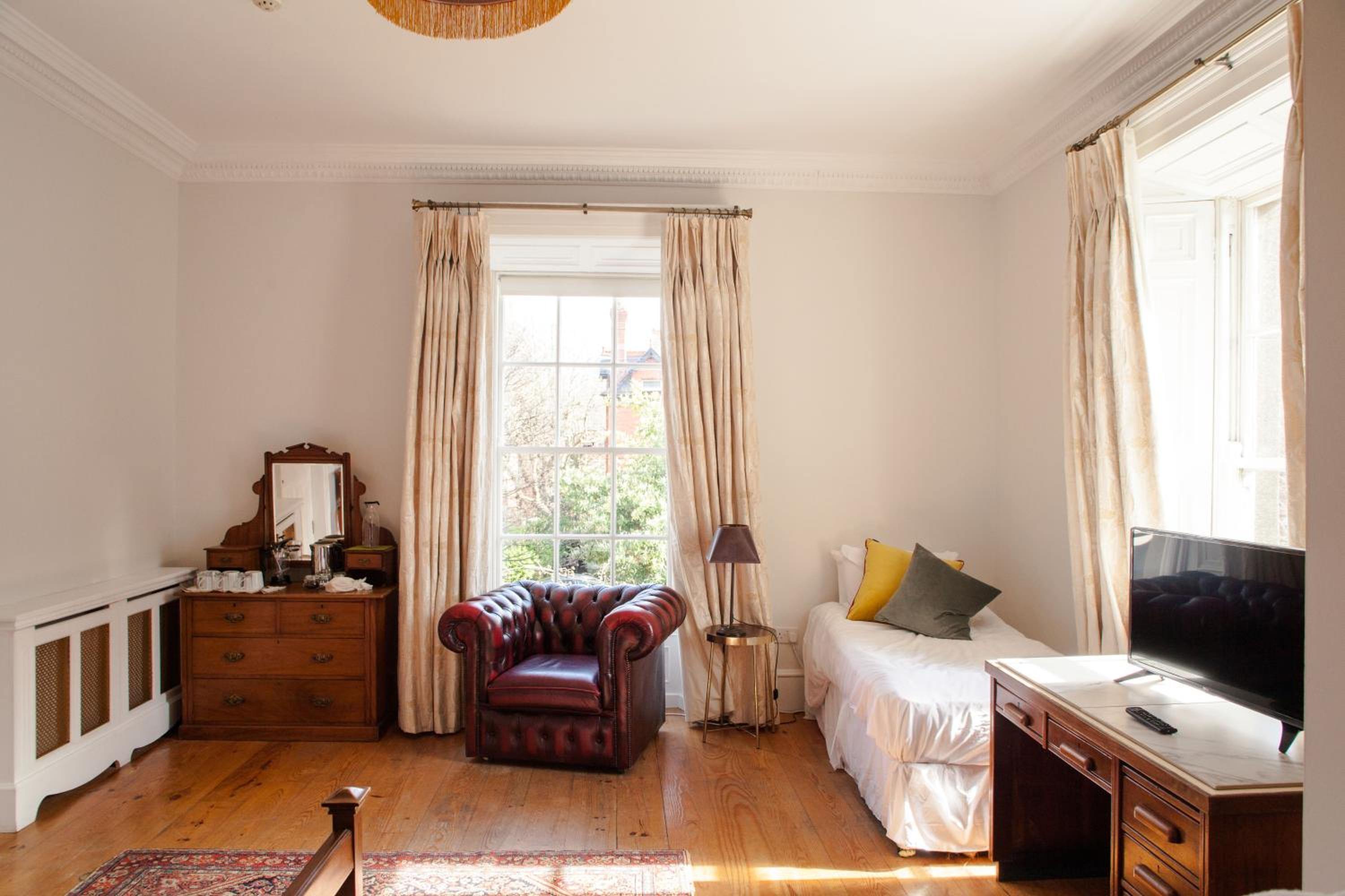 The Historical Harcourt Suites