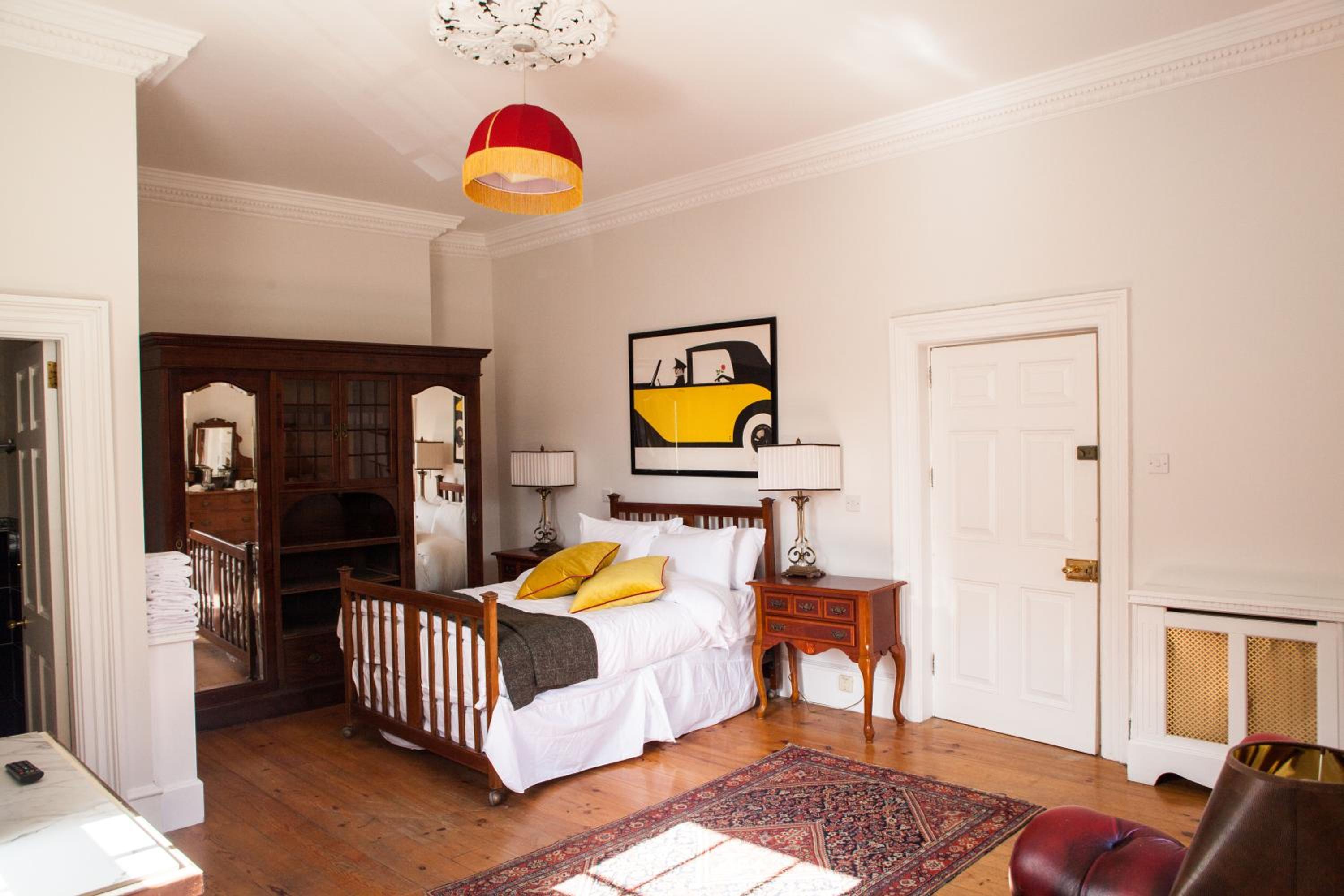 The Historical Harcourt Suites
