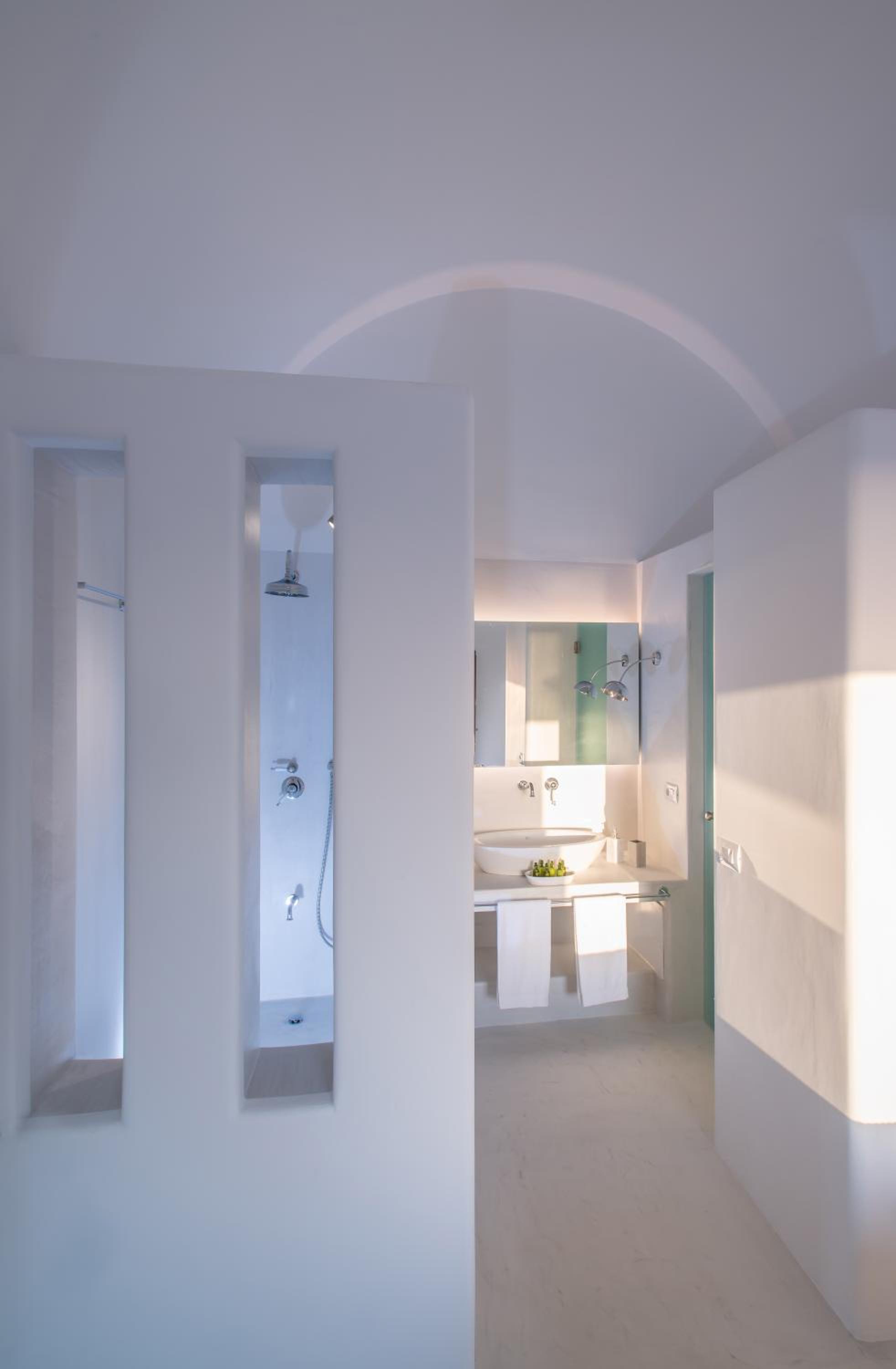Azar Luxury Villas & Suites