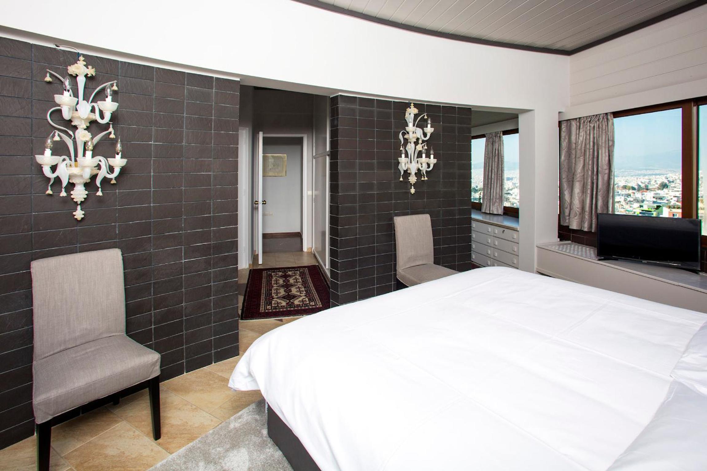 Exclusive Spacious Apartment with Expansive City Views - ST8 photo 2