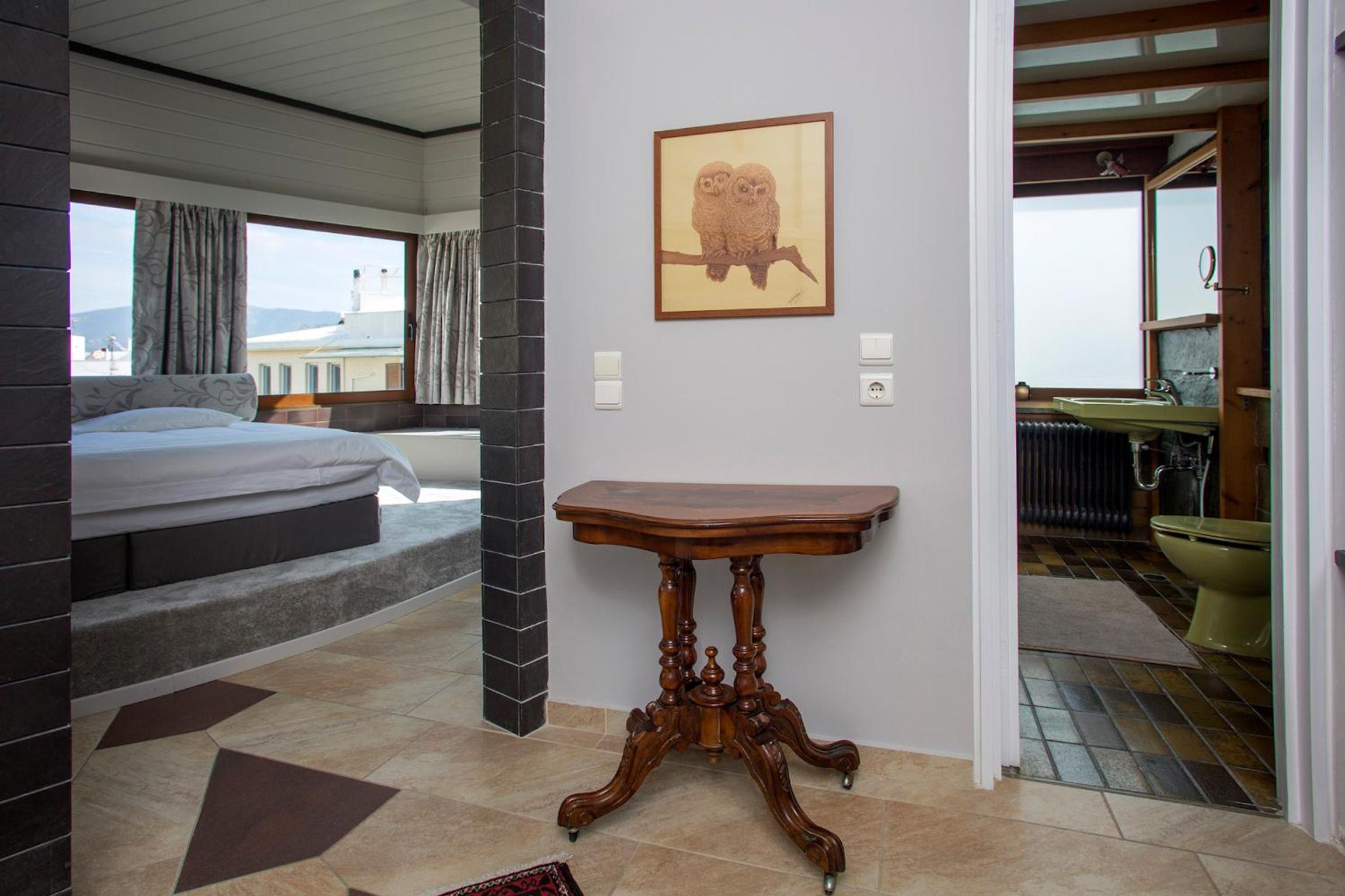 Exclusive Spacious Apartment with Expansive City Views - ST8 photo 4