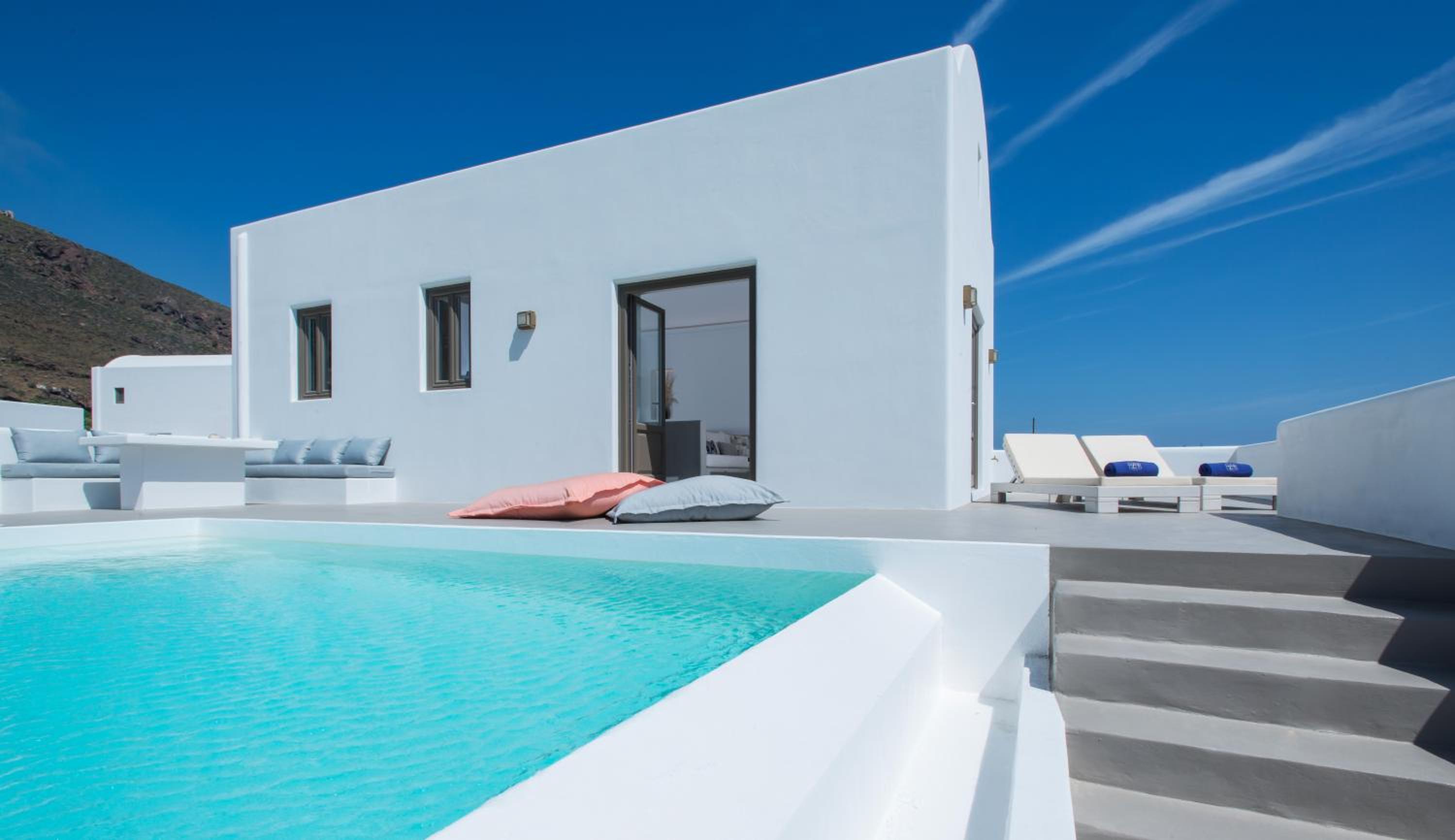 Azar Luxury Villas & Suites