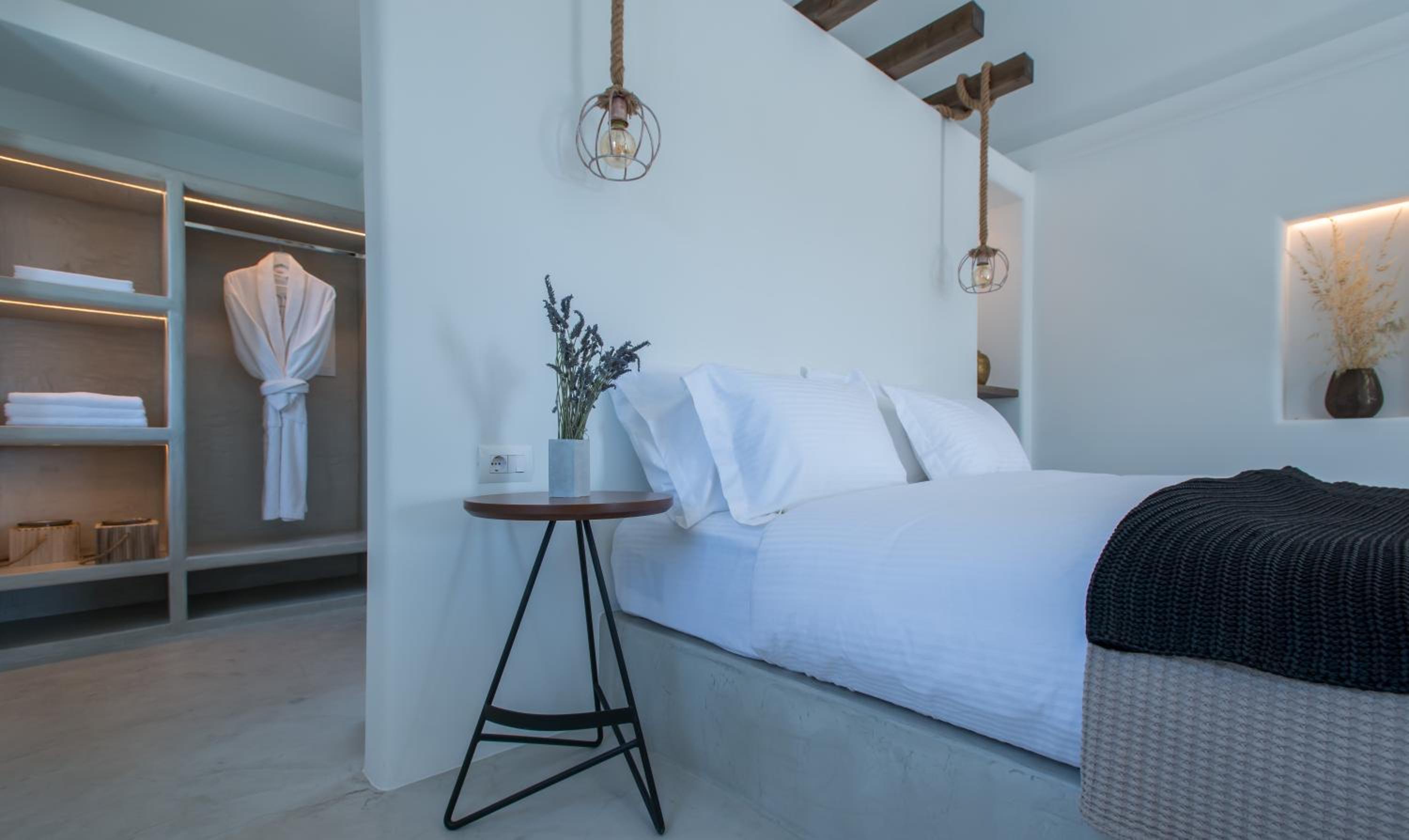 Azar Luxury Villas & Suites