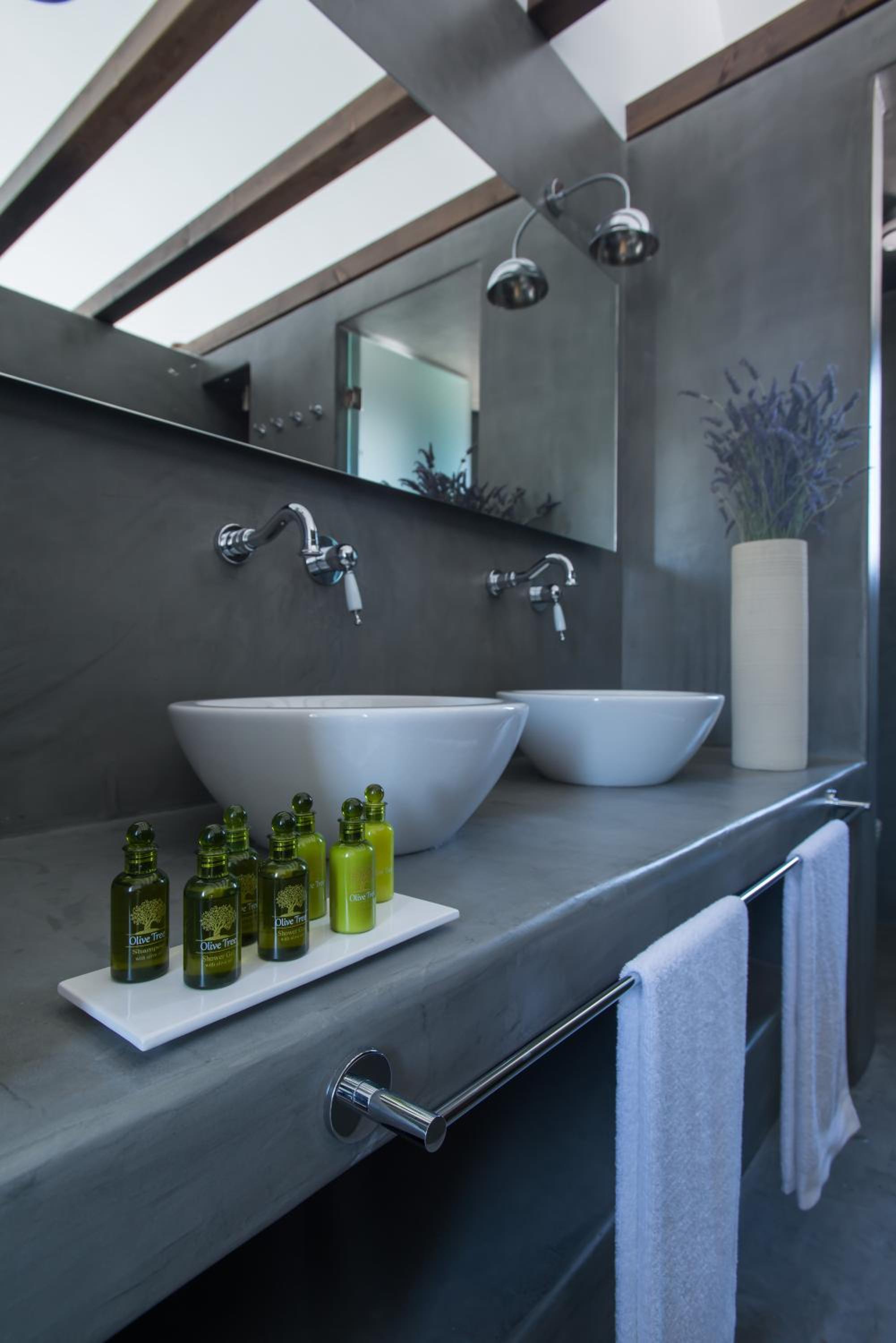 Azar Luxury Villas & Suites