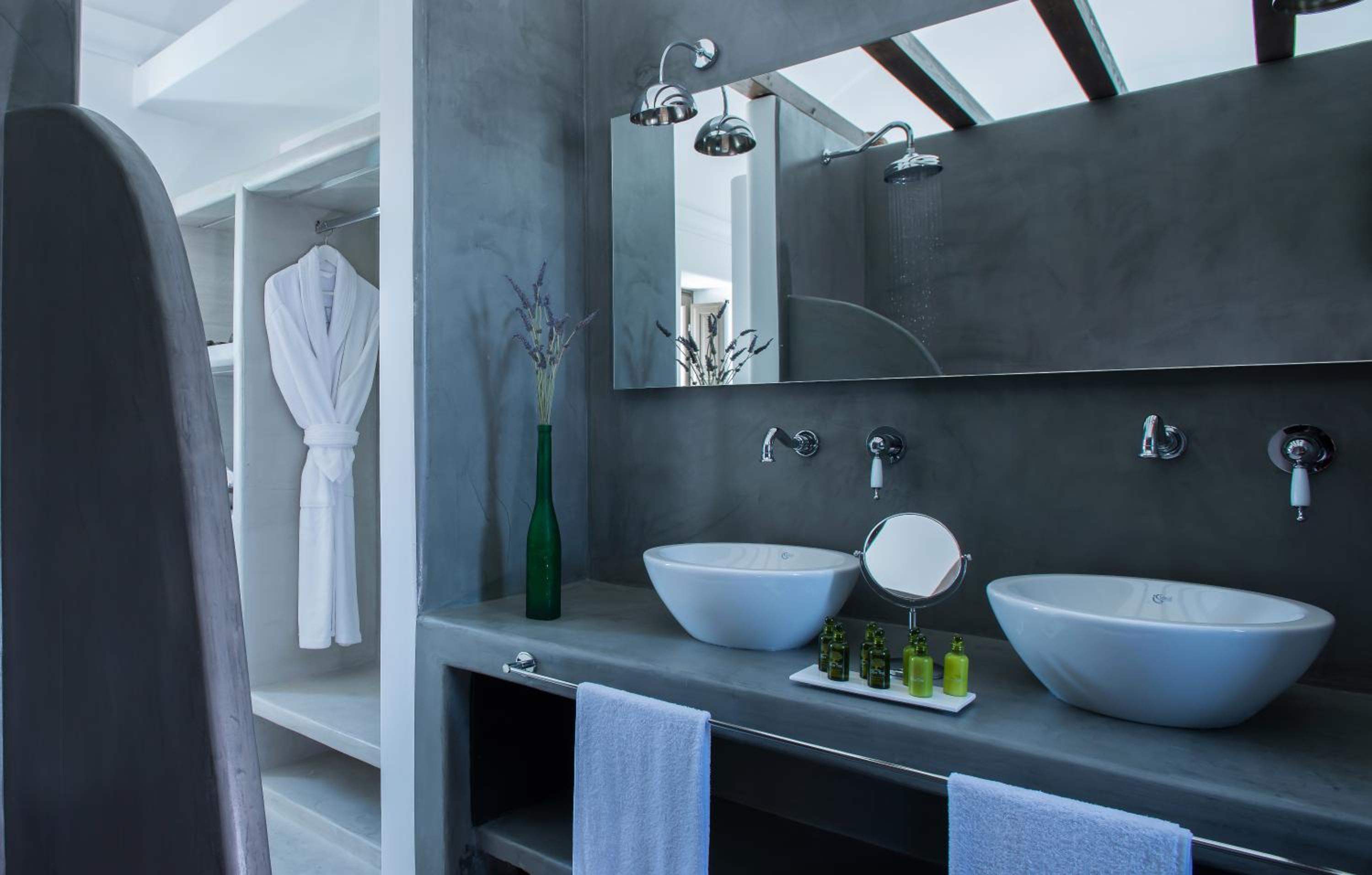 Azar Luxury Villas & Suites