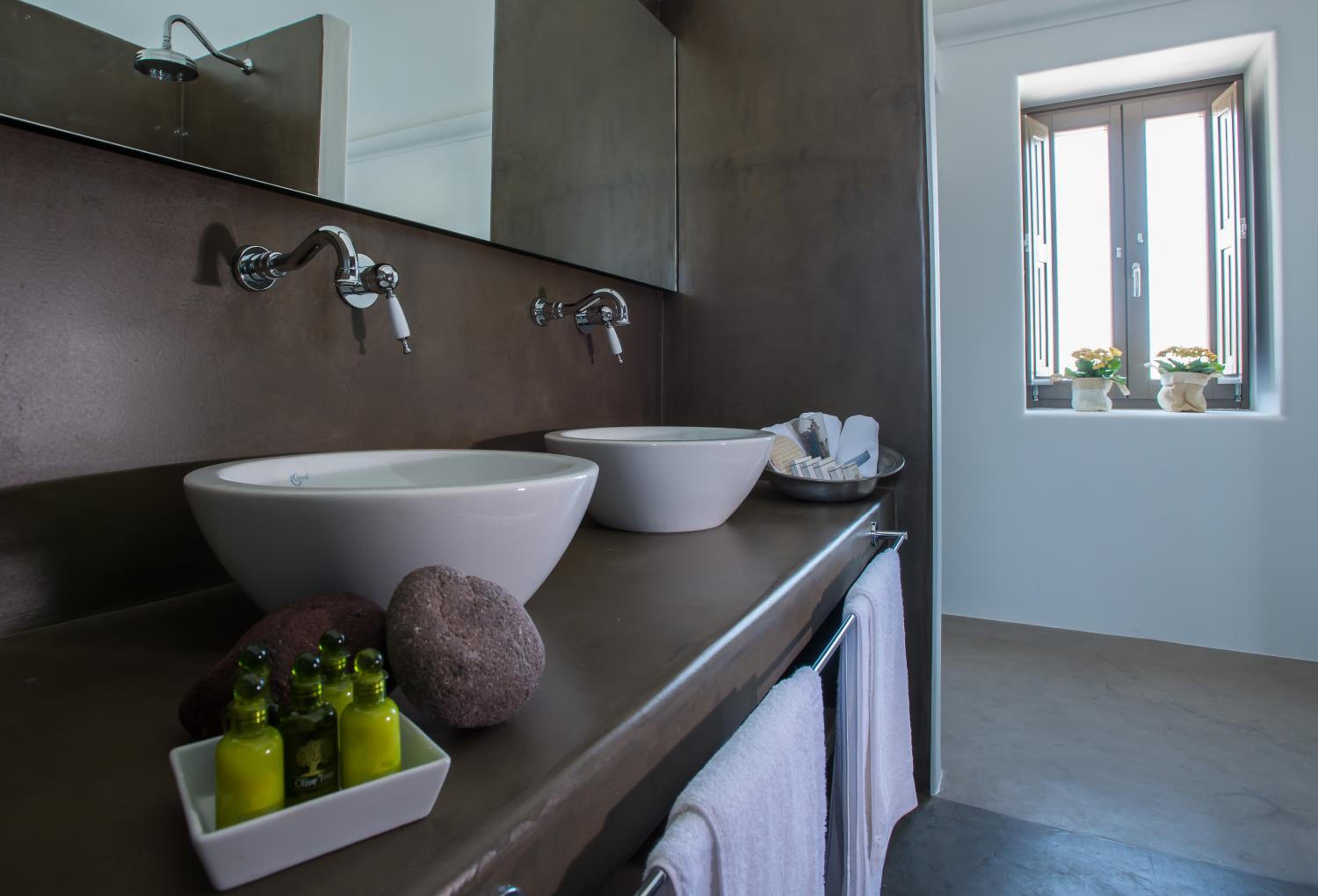 Azar Luxury Villas & Suites