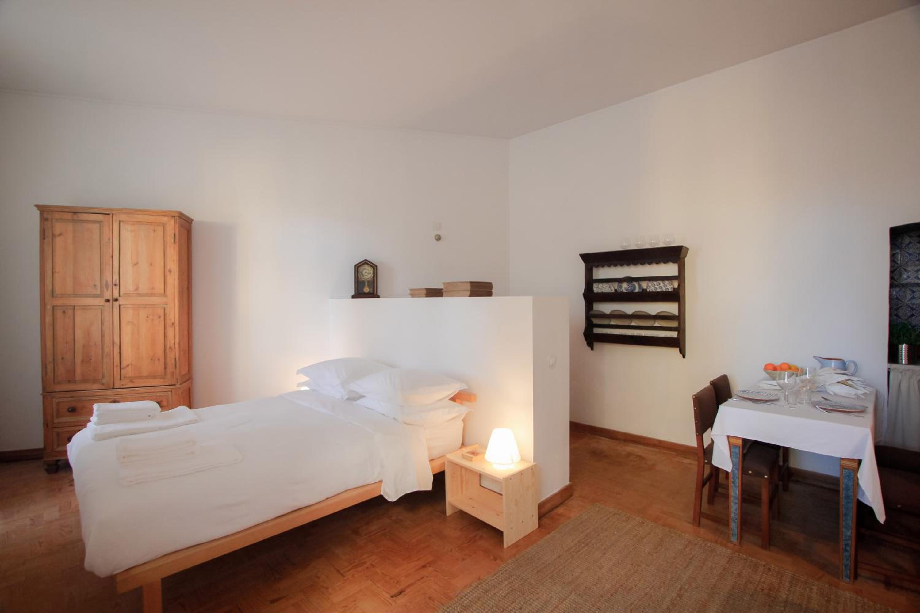 Traditional Studio in Alfama view 2