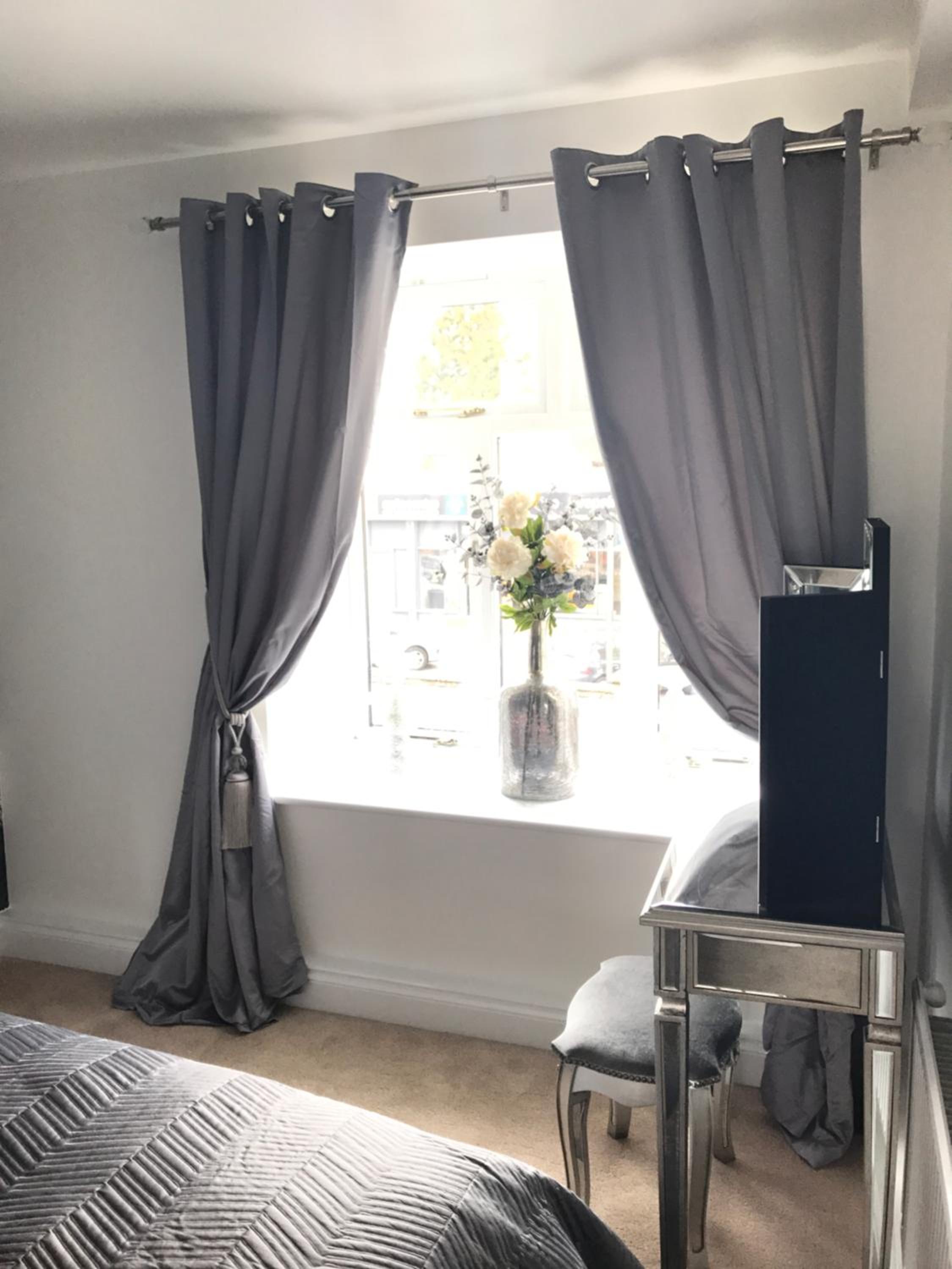 Luxury 2 bed Apartment view 5