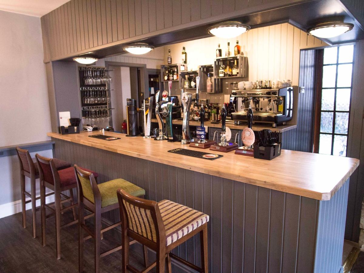 bar