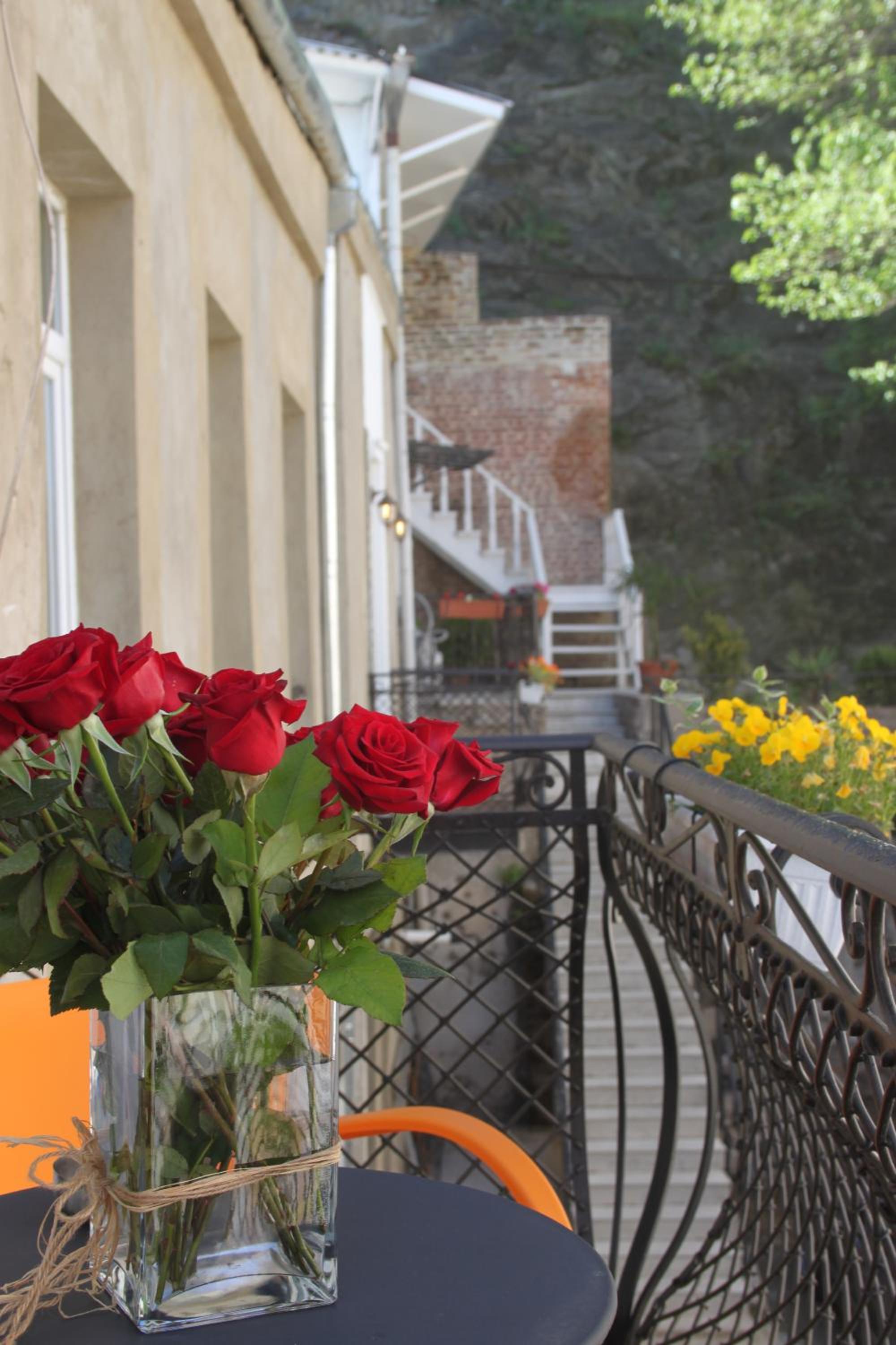 balcony