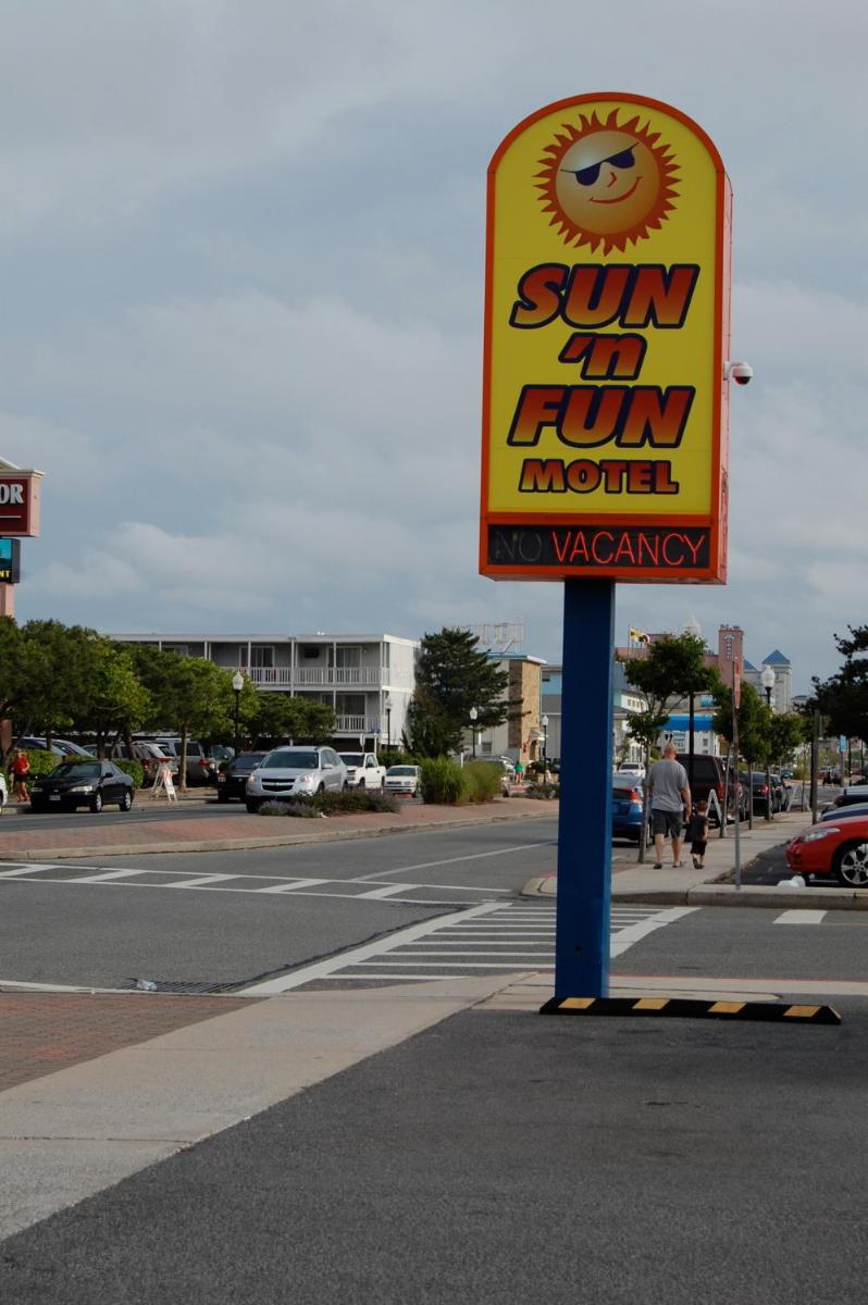 Sun 'n Fun Motel