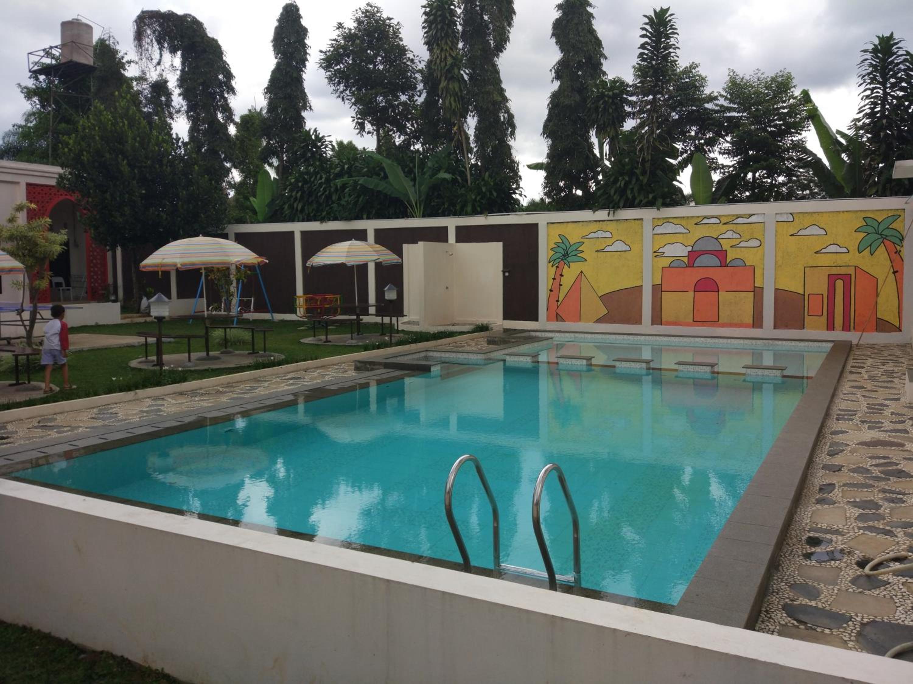 Villa Zam Zam Puncak view 3